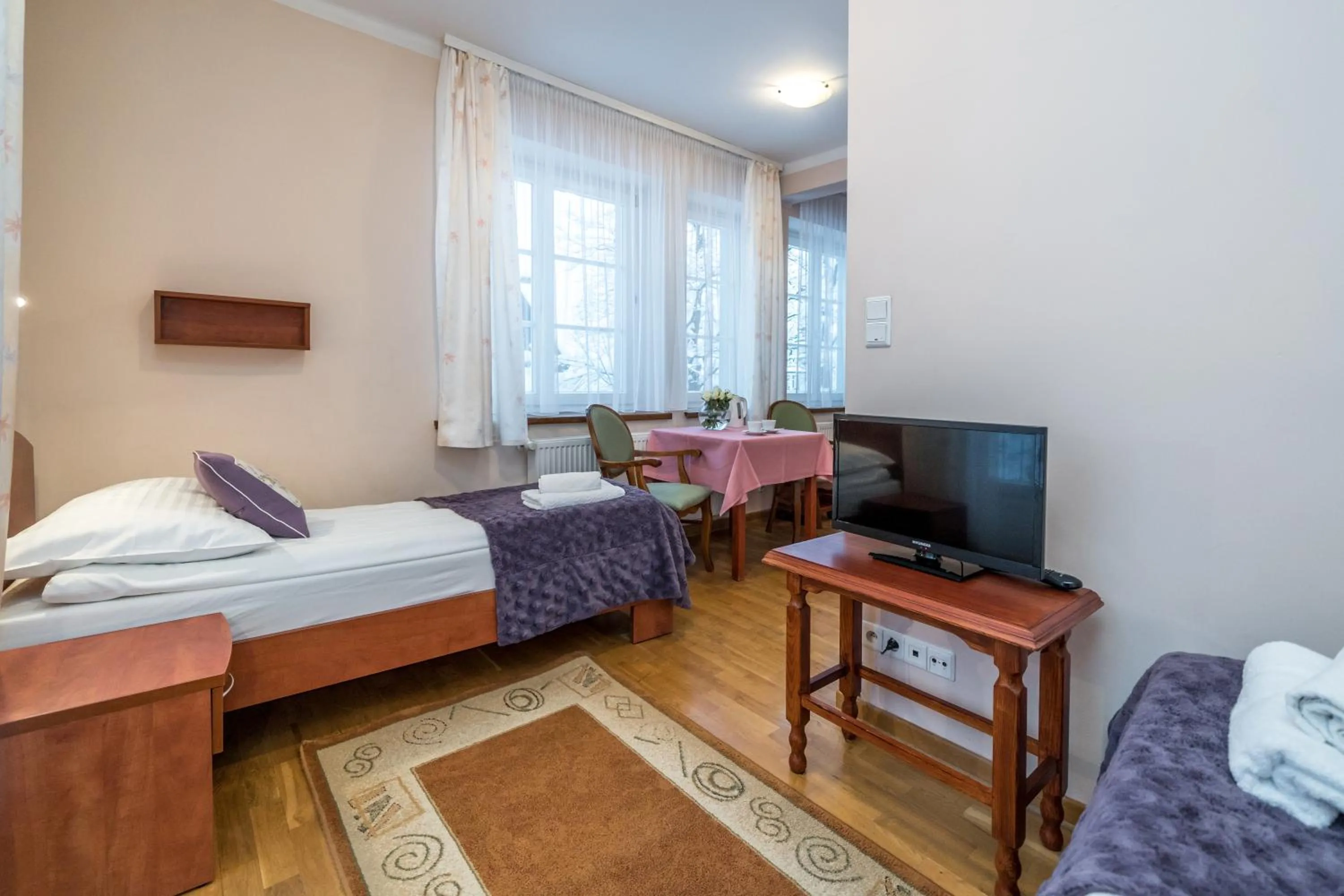 Bed in Astoria - Willa Literatów