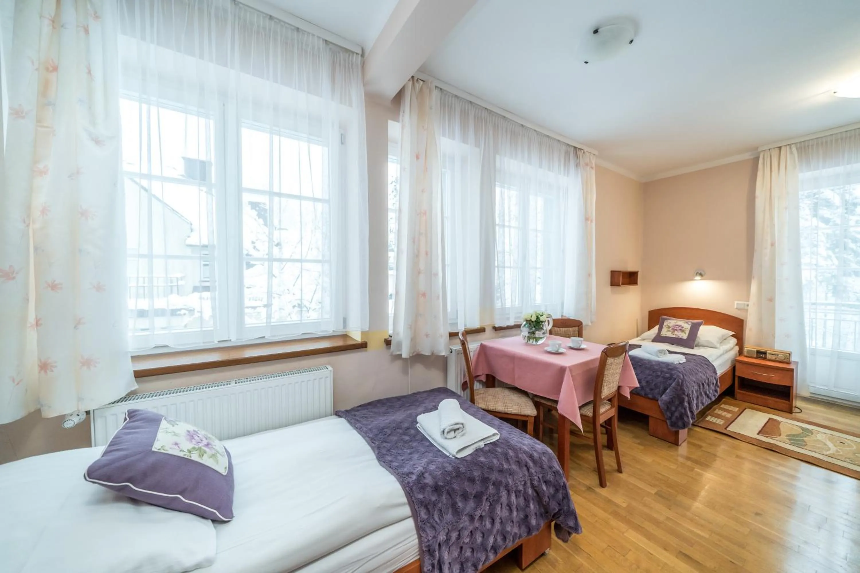 Bed in Astoria - Willa Literatów