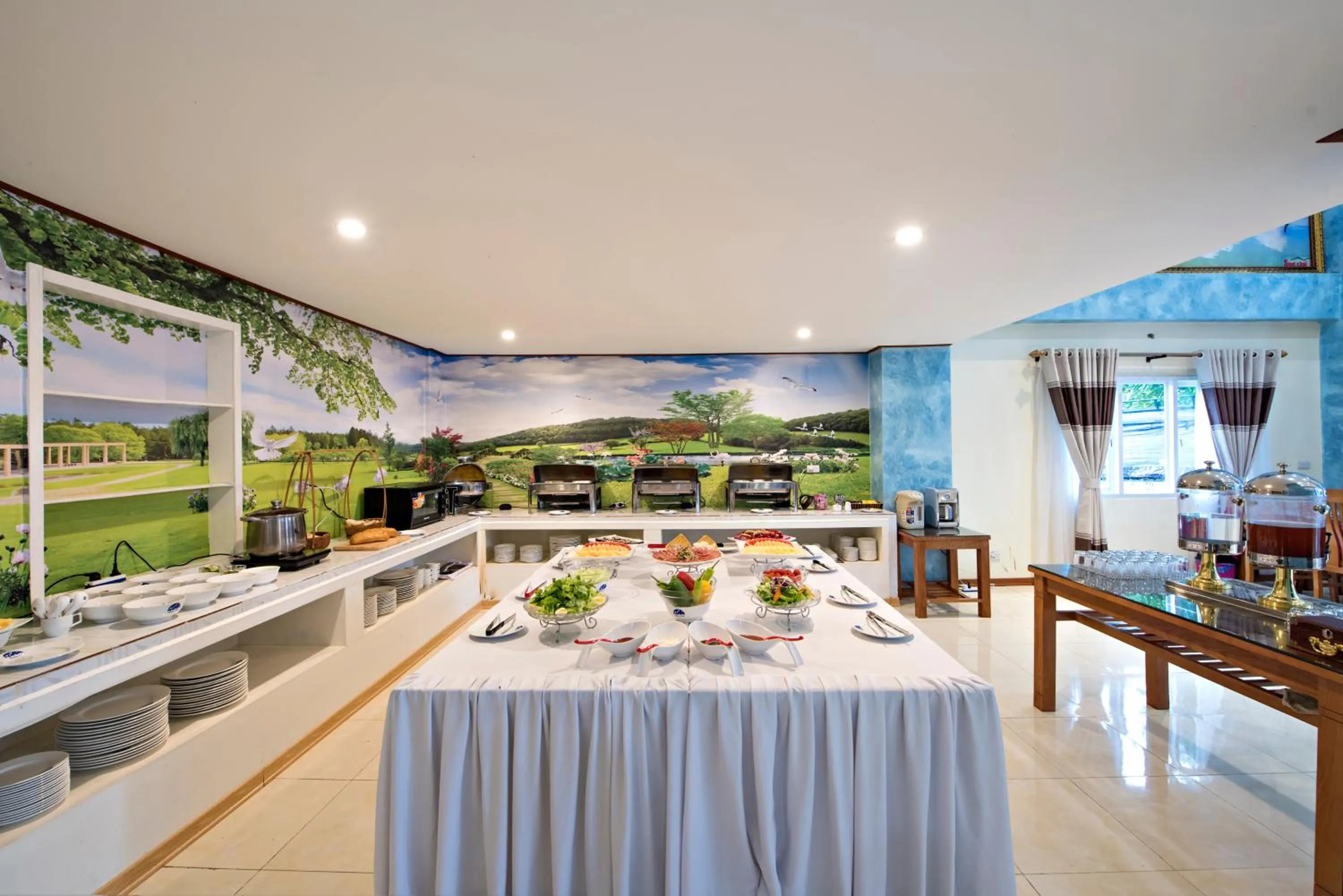 Buffet breakfast in Annecy Hotel