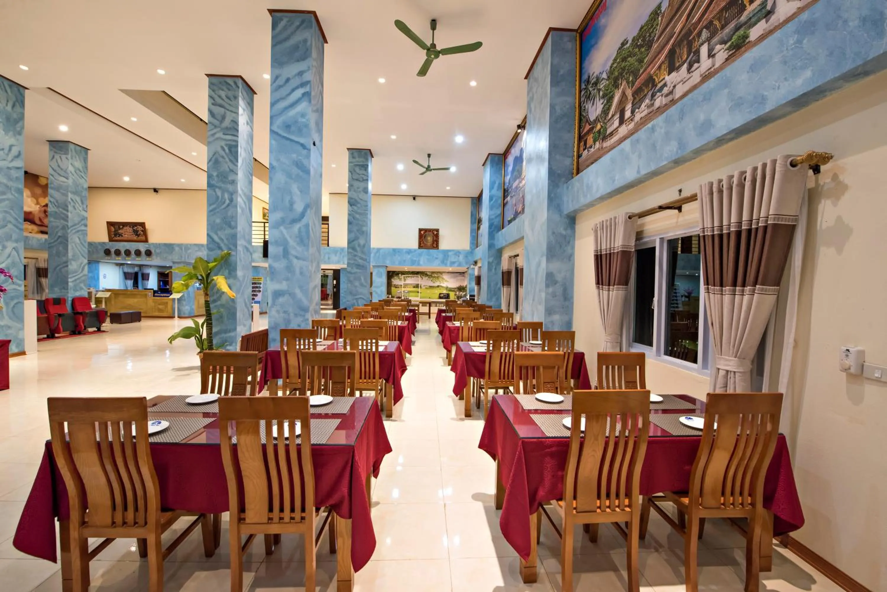 Restaurant/places to eat in Annecy Hotel