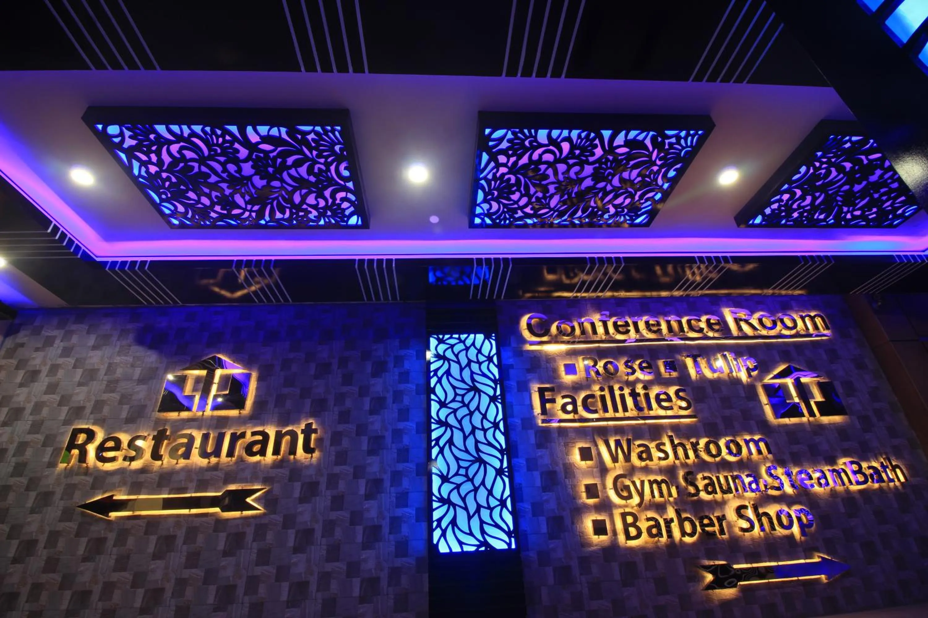 Restaurant/places to eat in Tiger Garden Int Hotel