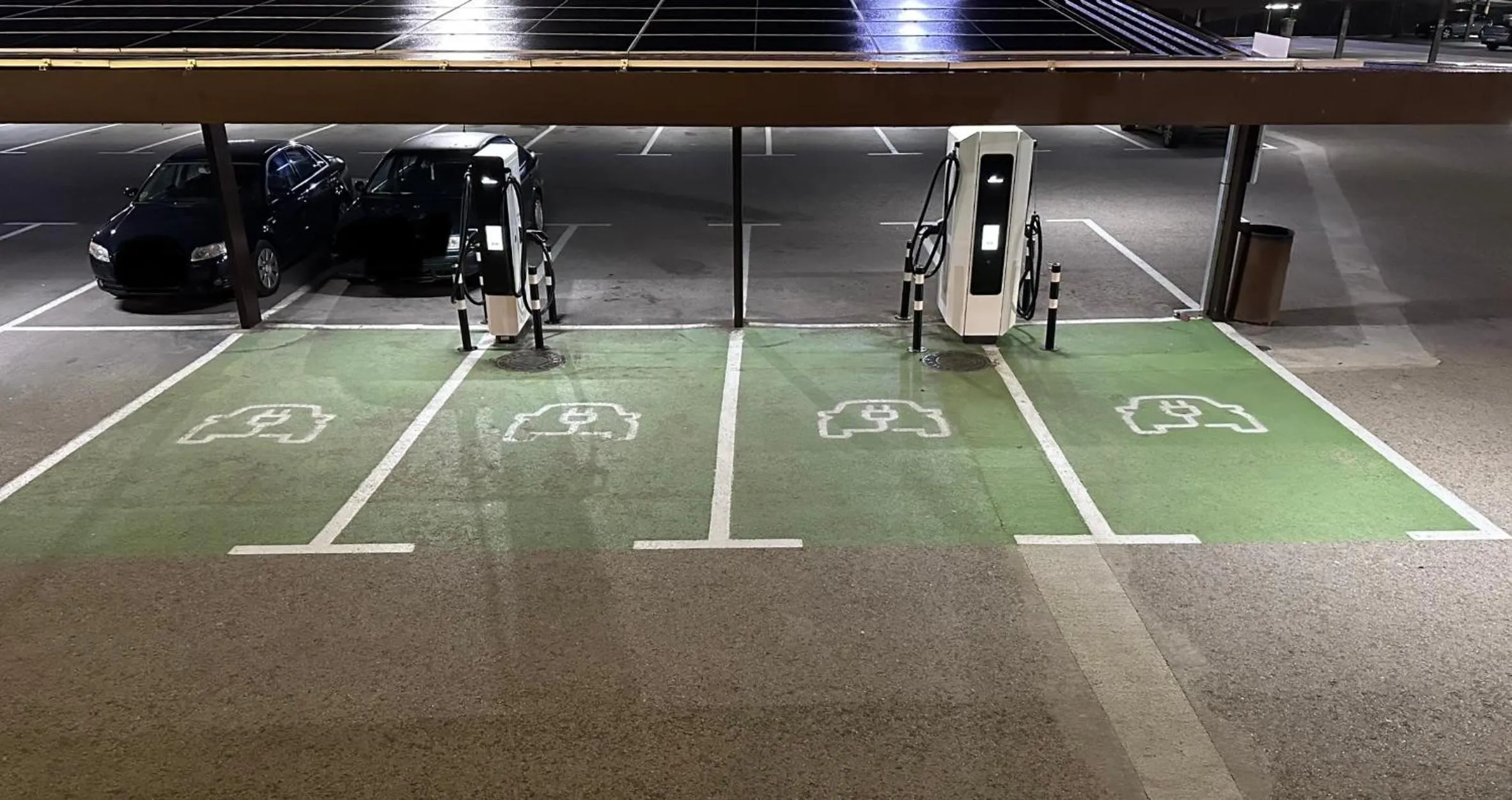 Parking in Hotel Moya