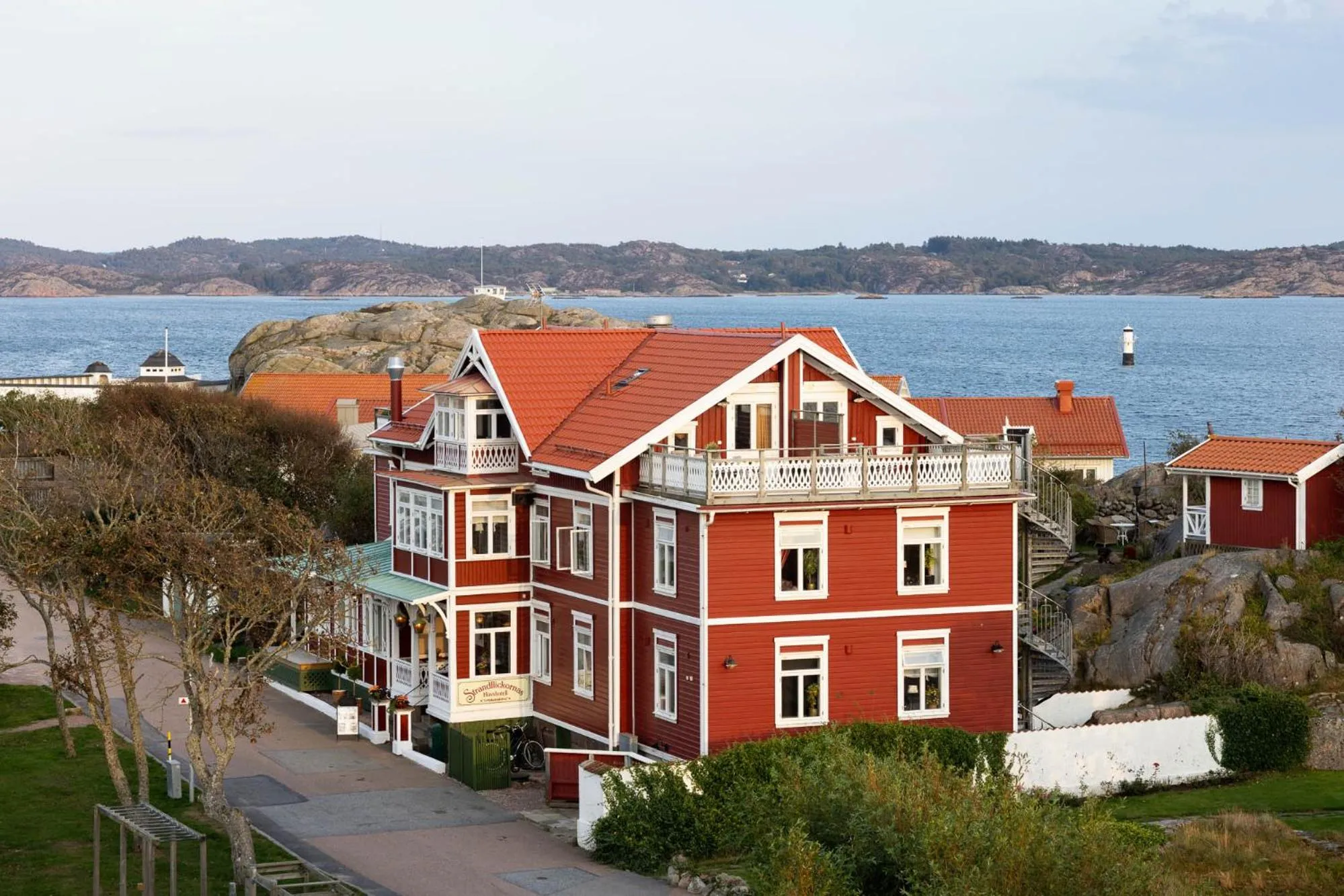 Facade/entrance in Strandflickornas Havshotell Lysekil