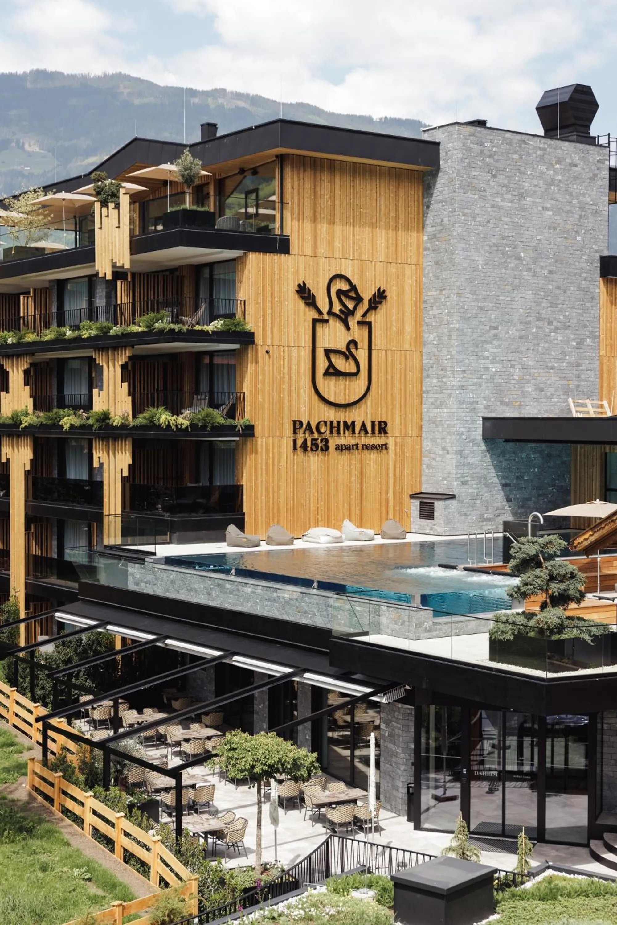 Property building in PACHMAIR 1453 apart resort