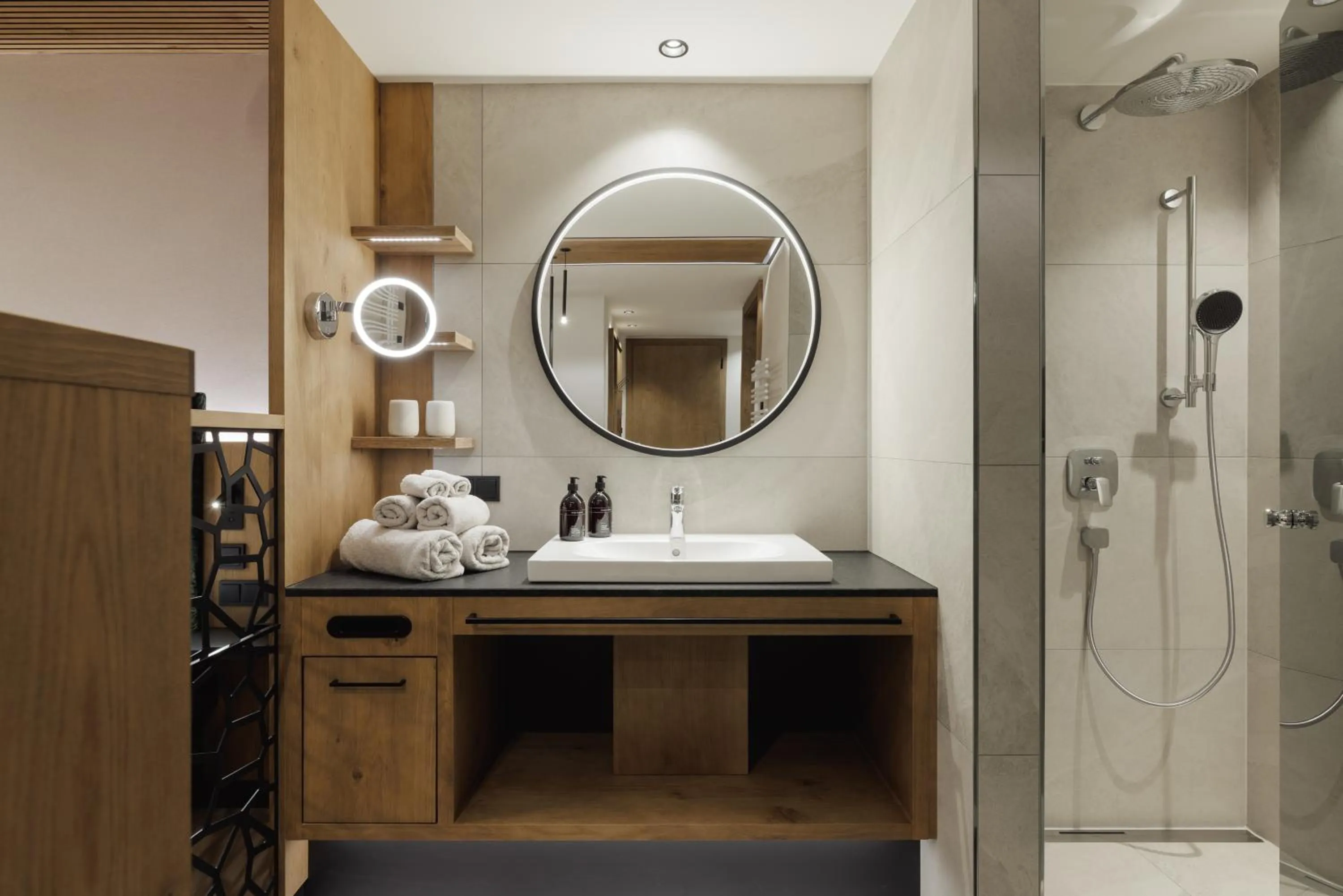 Shower in PACHMAIR 1453 apart resort