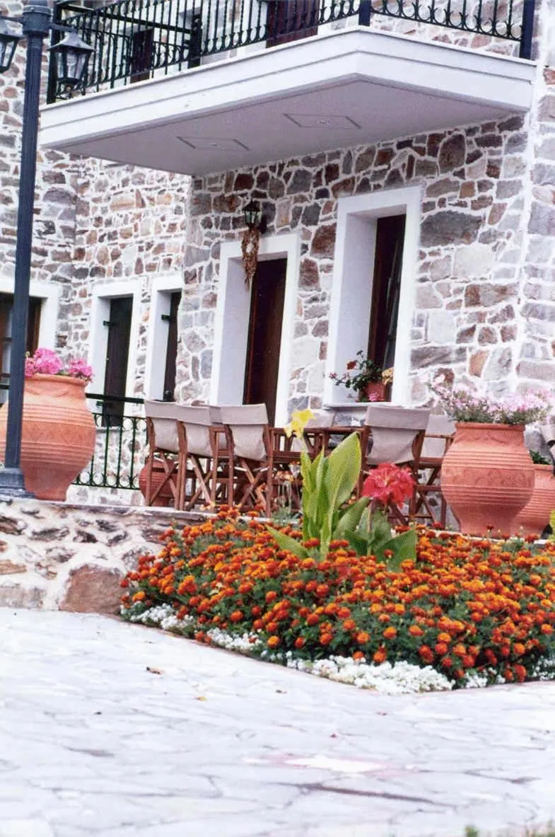 Facade/entrance in Villa Kastanodasos