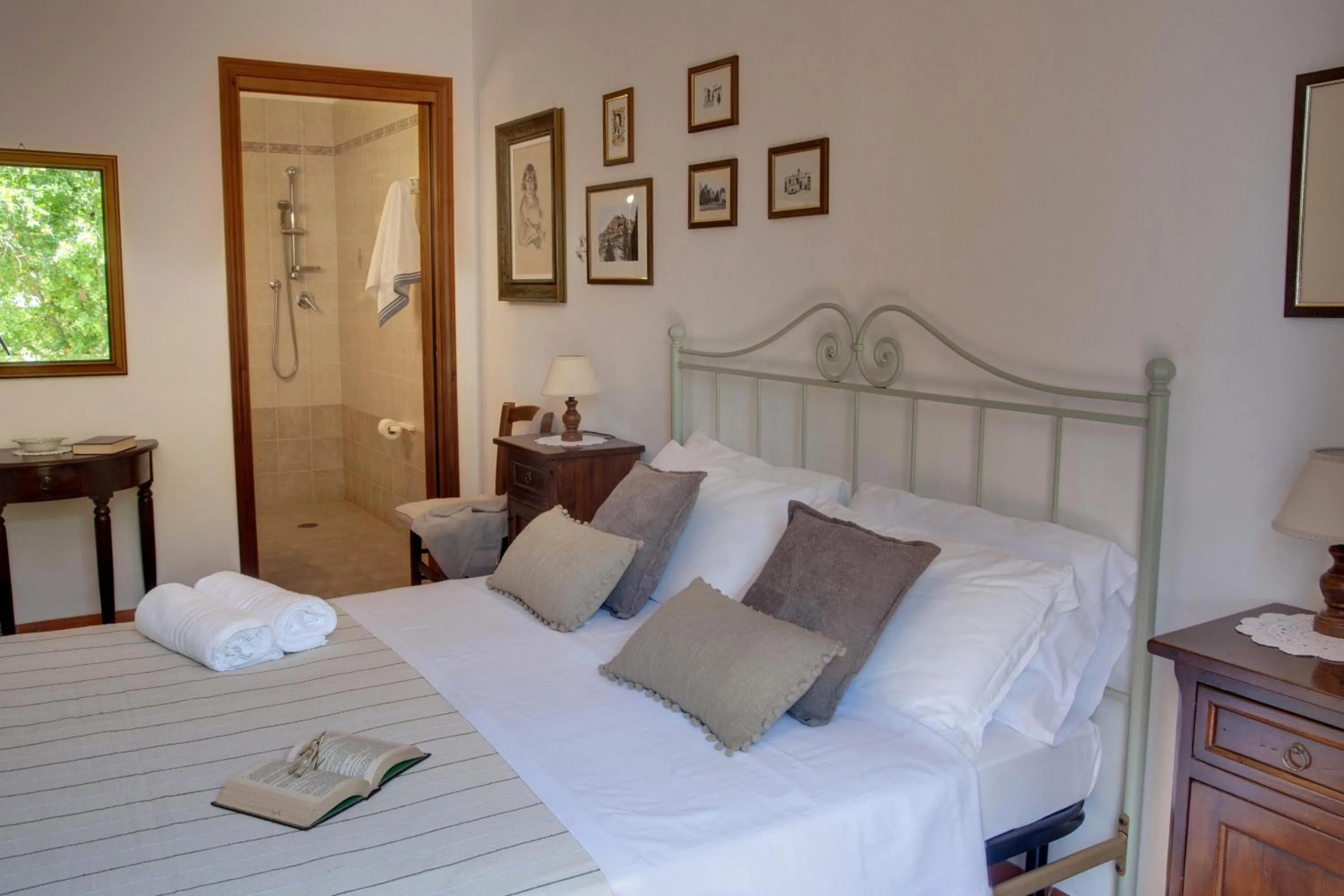 Property building, Bed in Agriturismo San Luigi
