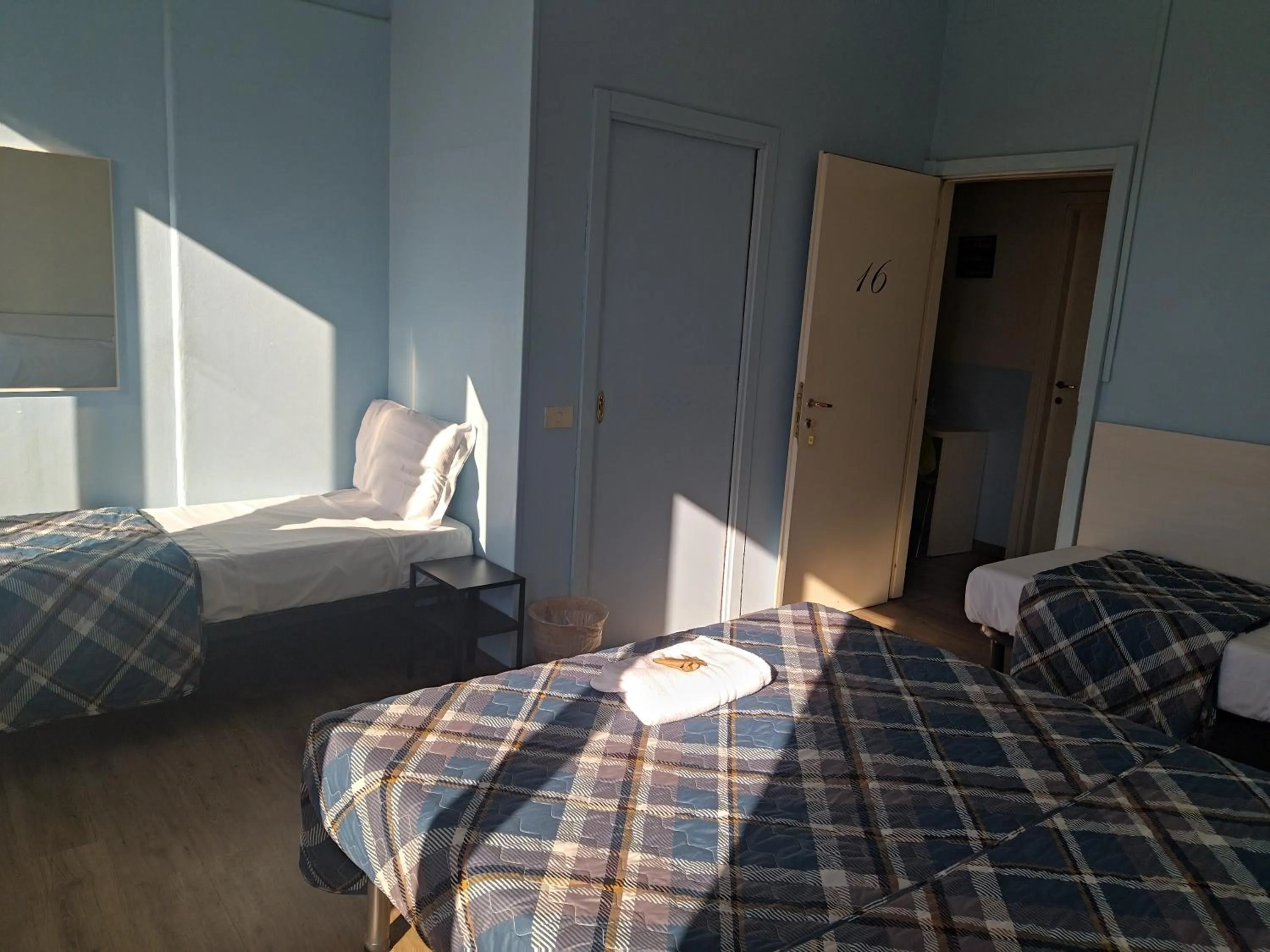 Photo of the whole room, Bed in Hotel Kennedy