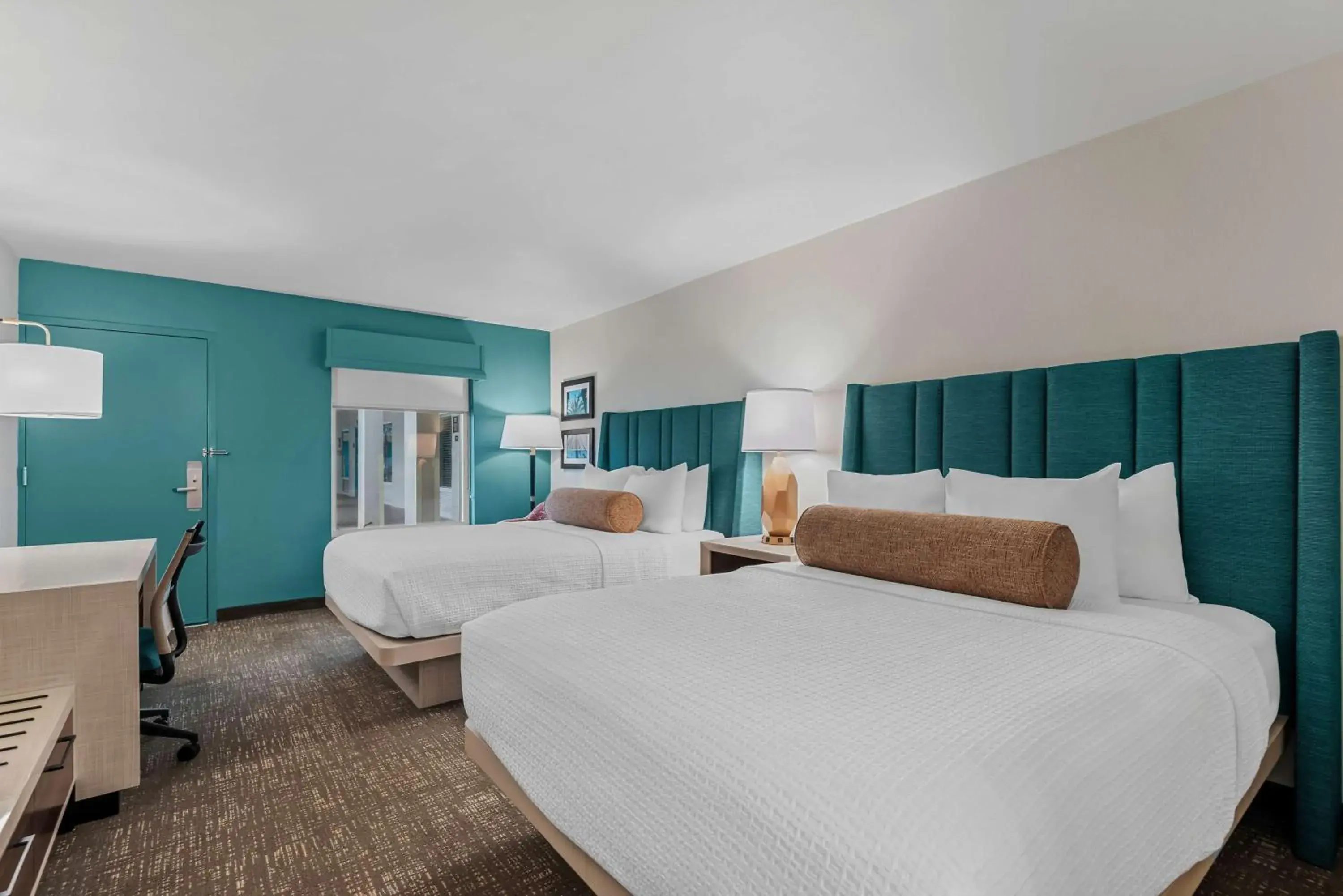 Queen Room with Two Queen Beds - Poolside in Best Western Seaway Inn Queen Room with Two Queen Beds - Poolside in Best Western Seaway Inn