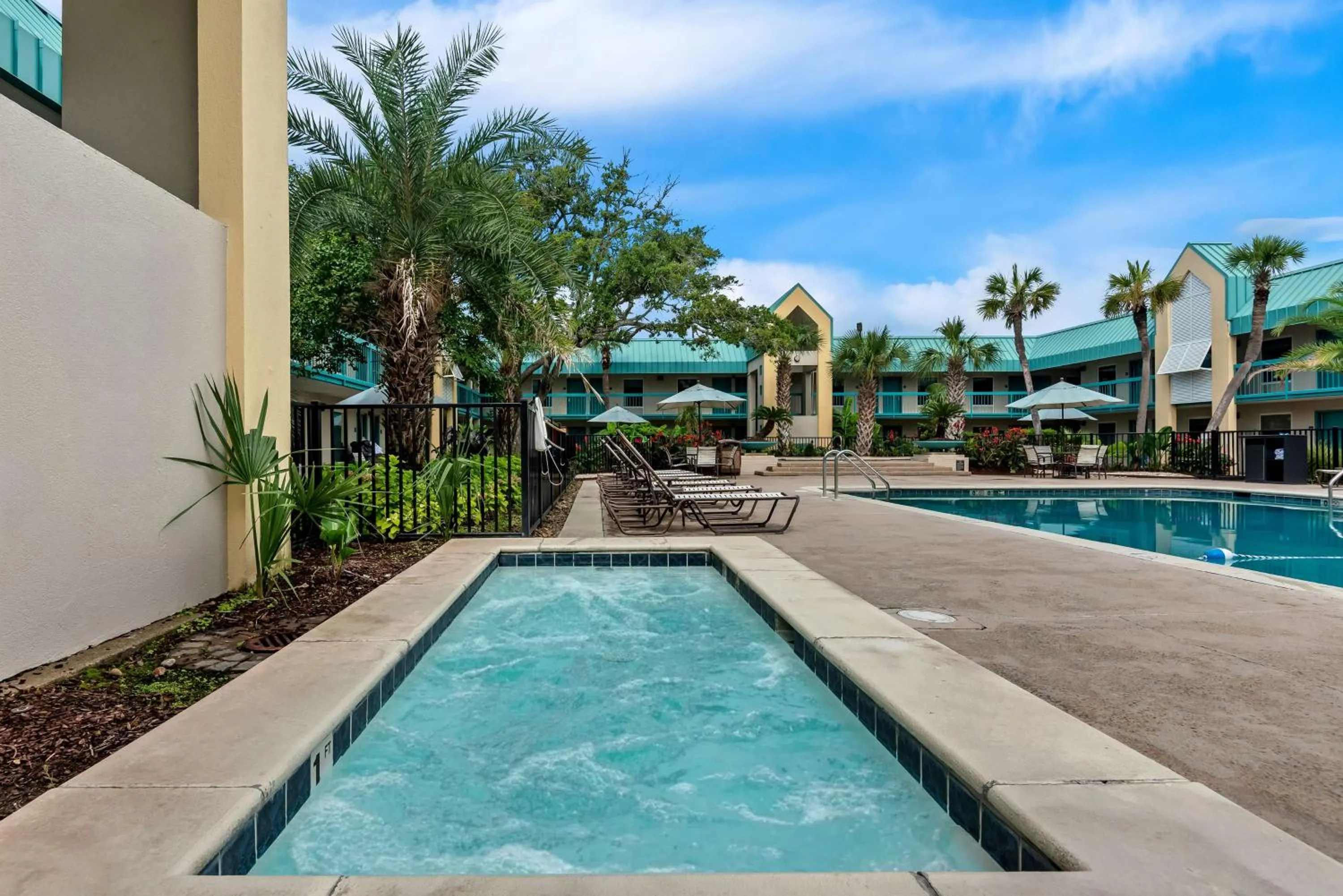 Pool view in Best Western Seaway Inn