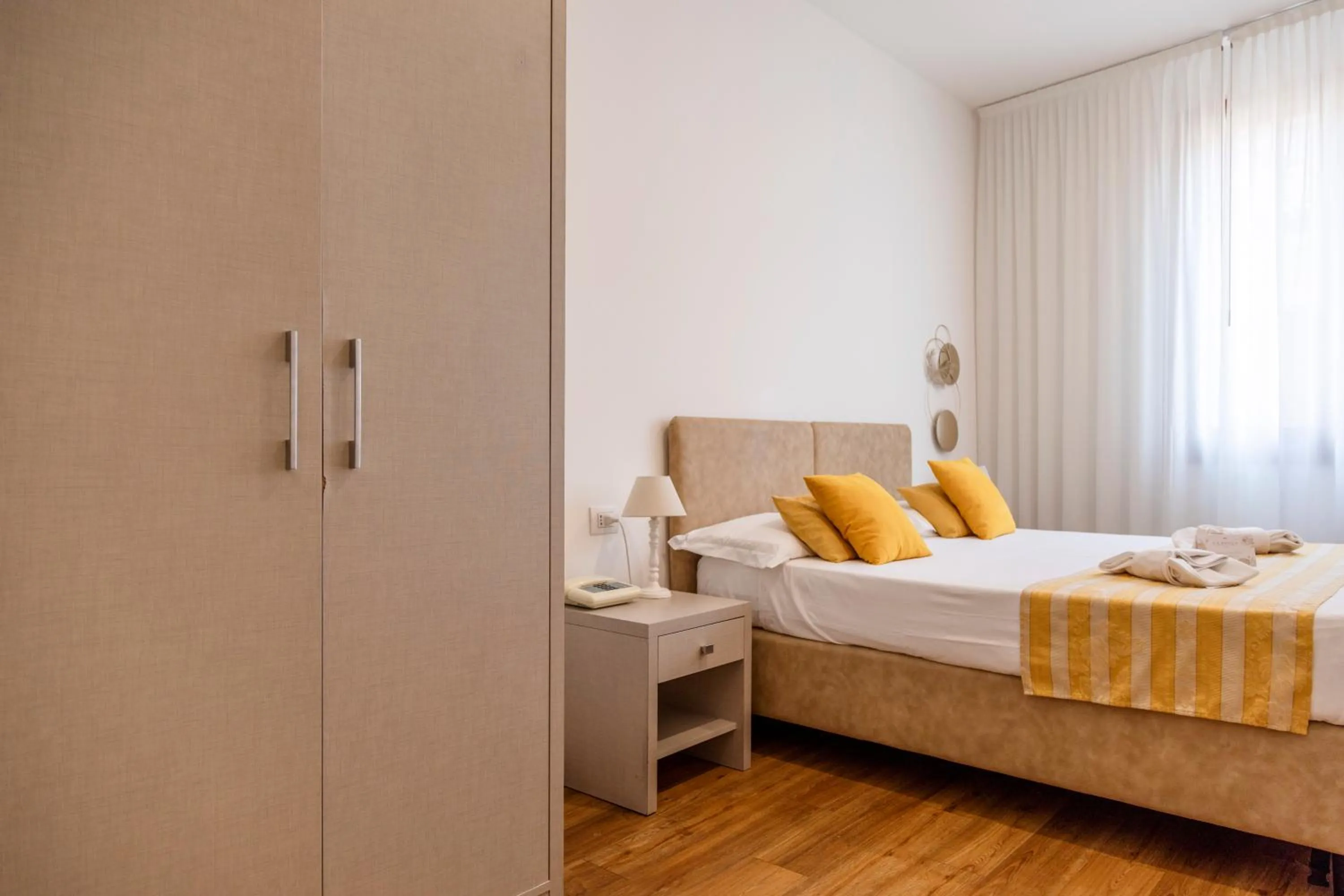 View (from property/room), Bed in Albergo La Rocca