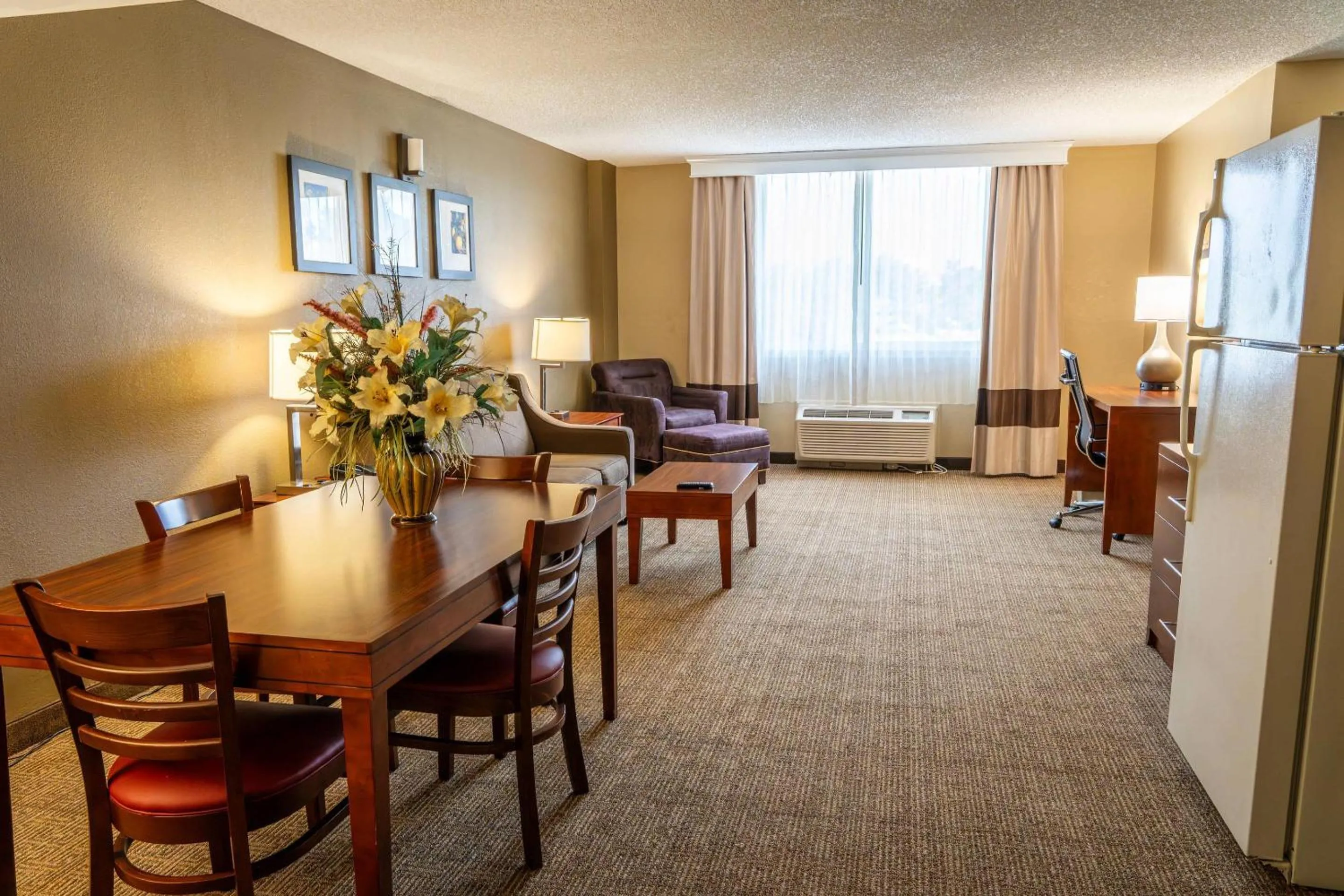 Bedroom in Comfort Inn & Suites Lakeland North I-4