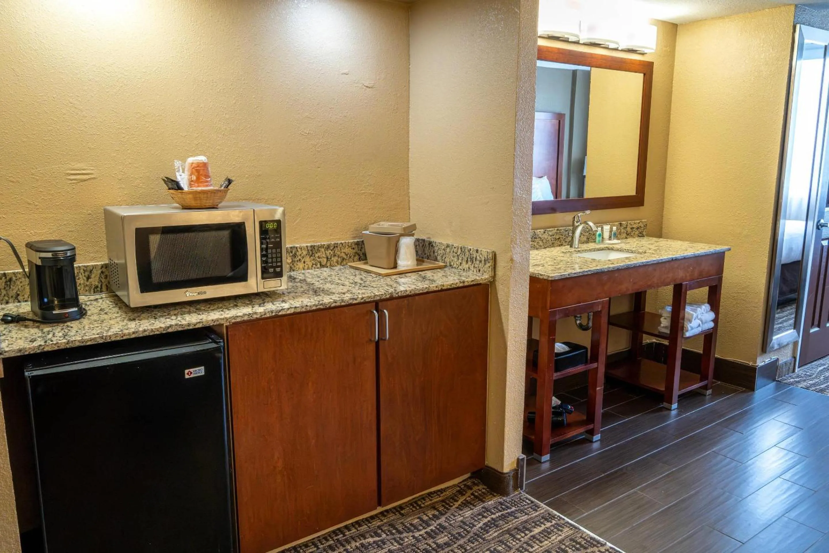 Bedroom in Comfort Inn & Suites Lakeland North I-4