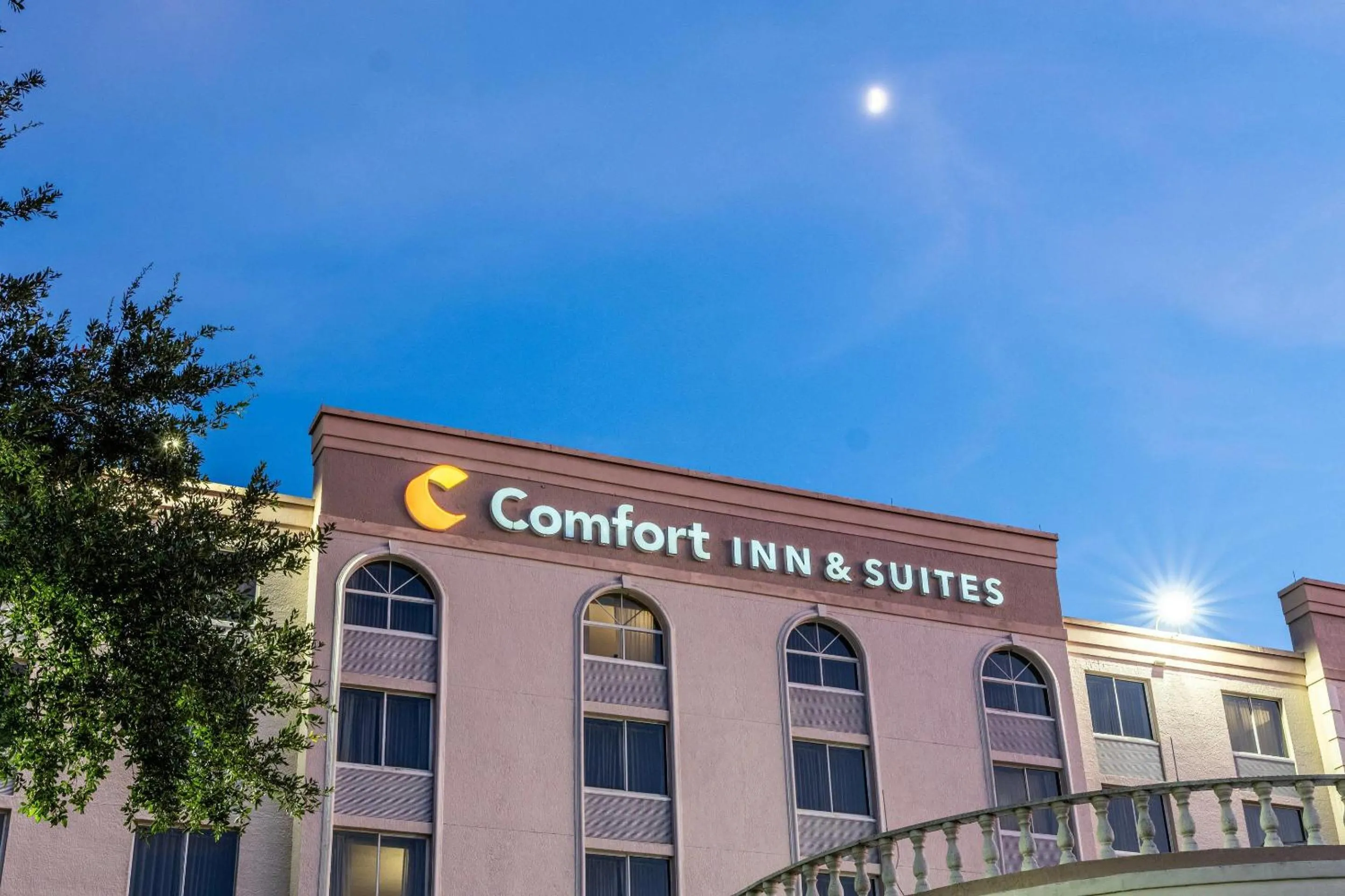 Property building in Comfort Inn & Suites Lakeland North I-4