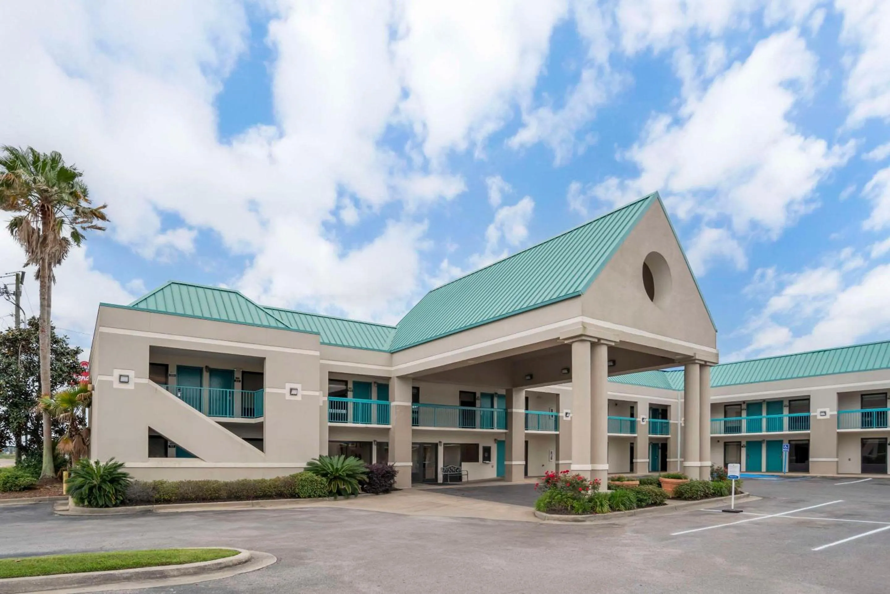 Property building in Econo Lodge Moss Point - Pascagoula