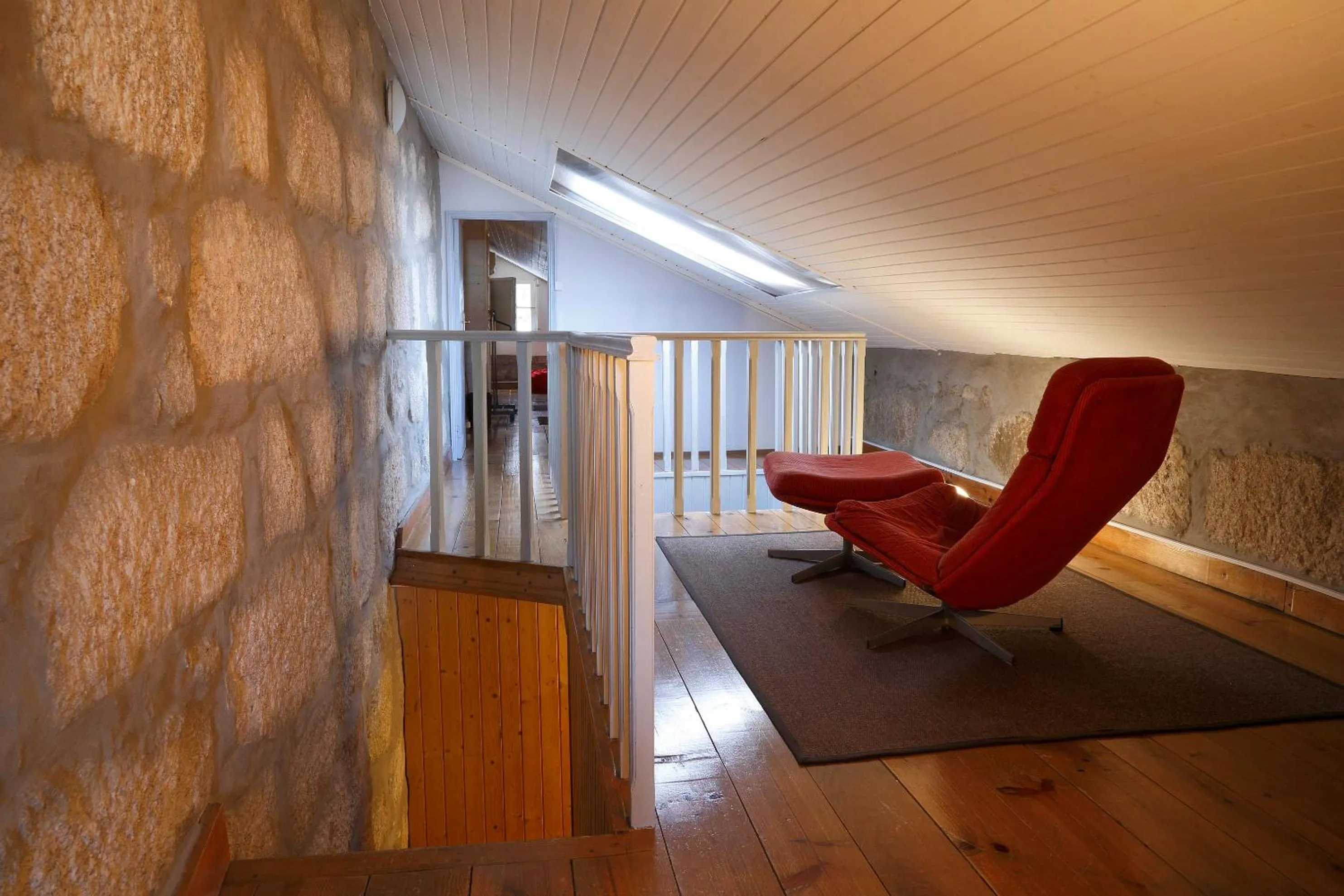 Photo of the whole room in OportoHouse