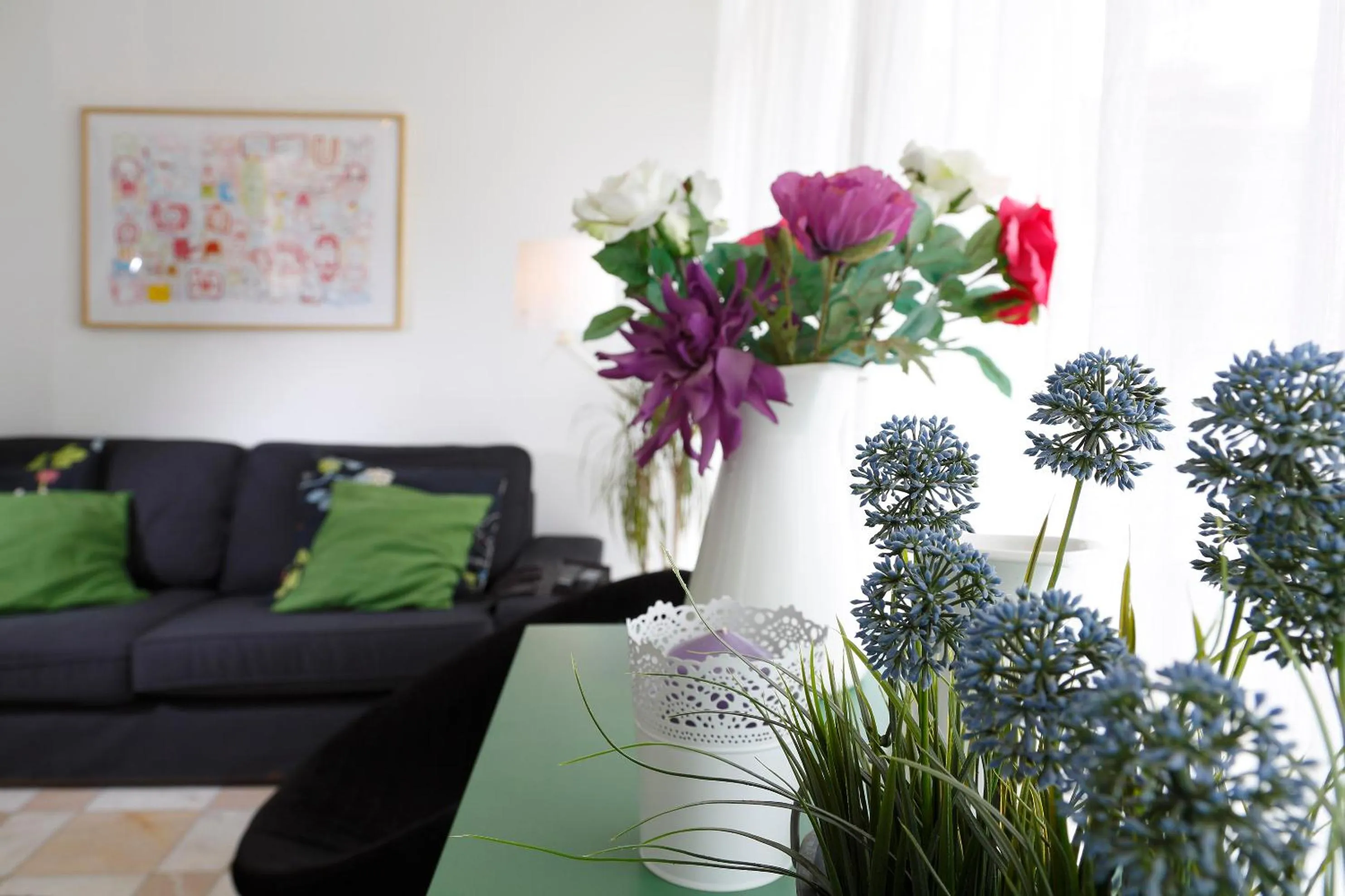 Communal lounge/ TV room in OportoHouse