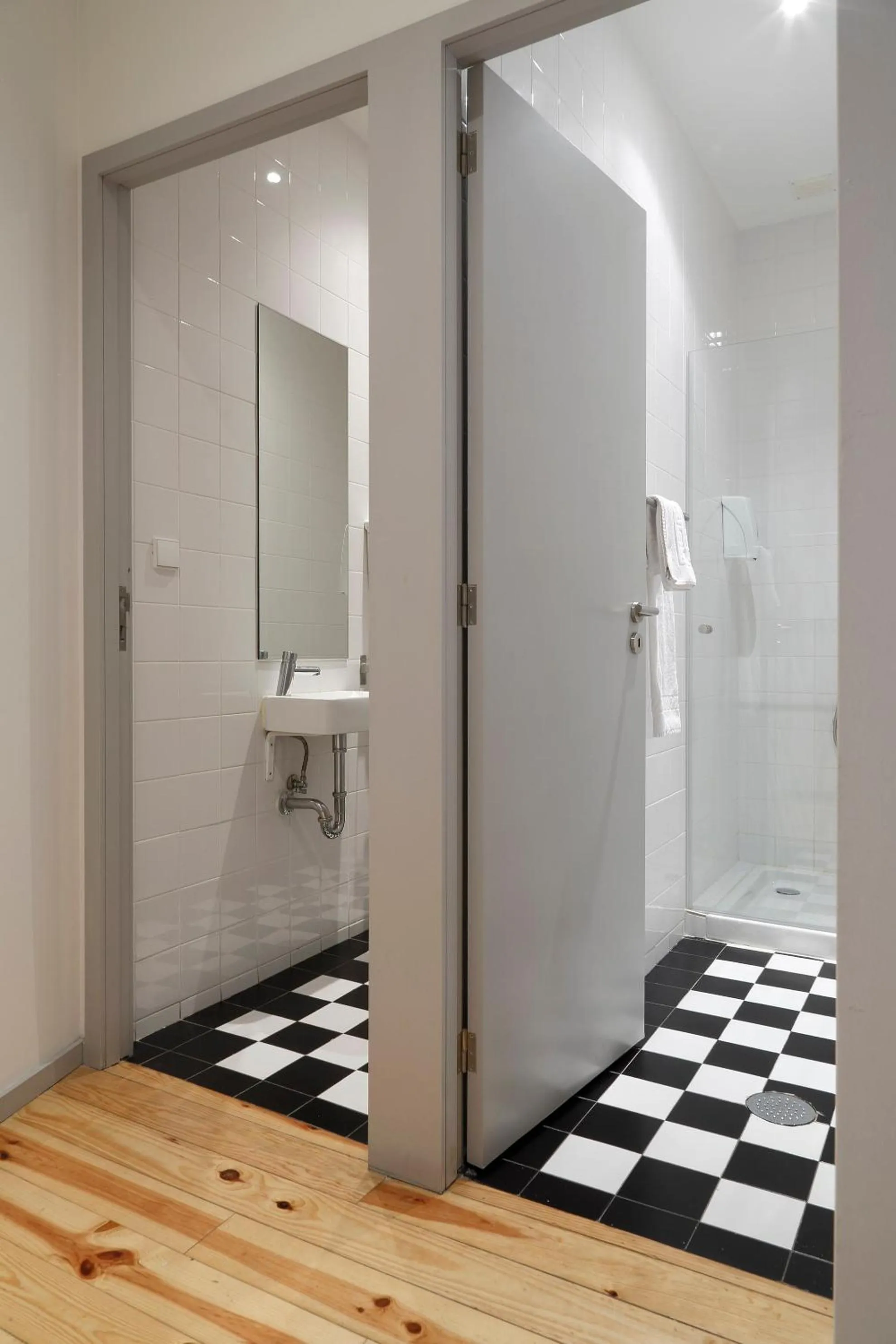 Shower in OportoHouse