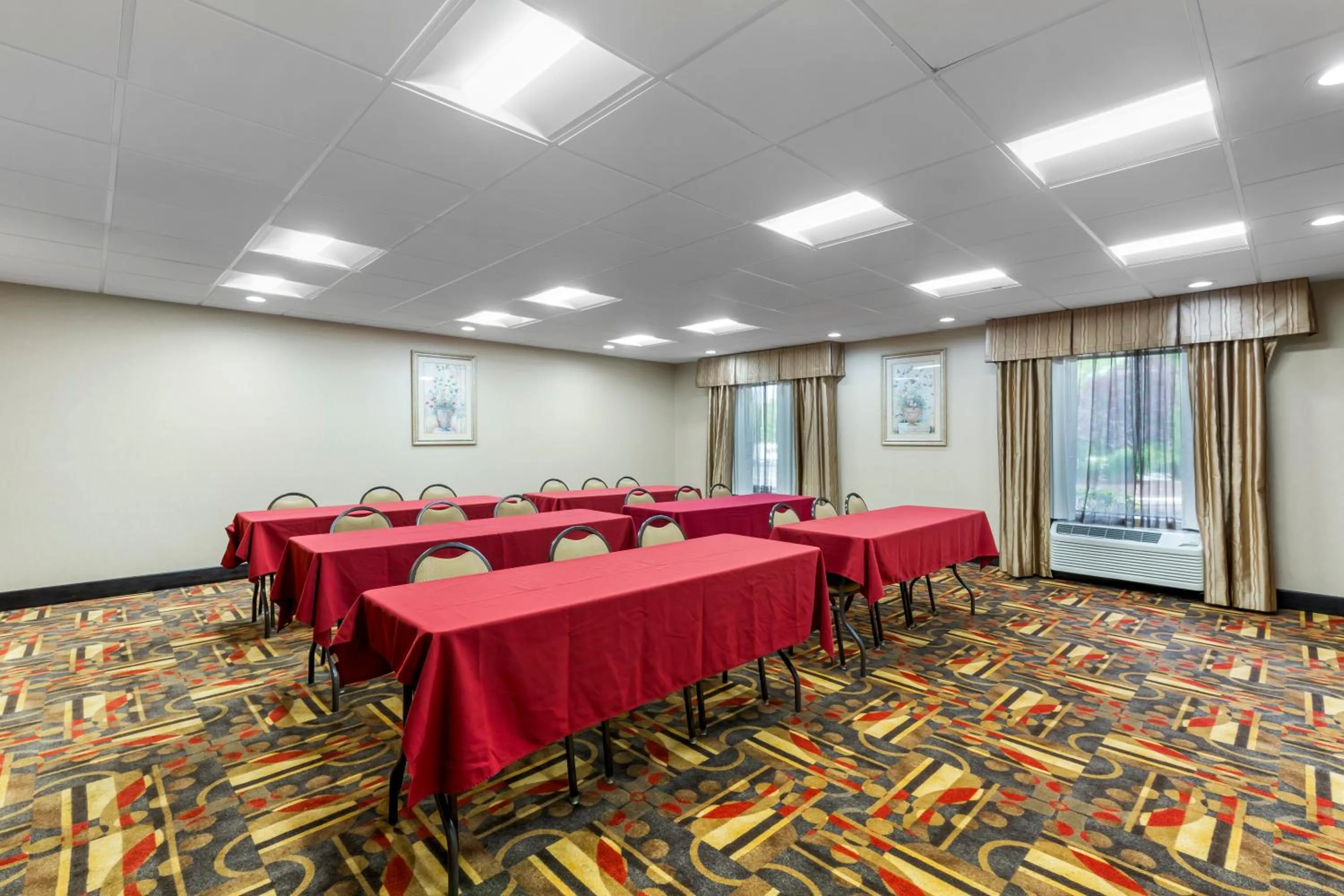 Meeting/conference room in Comfort Inn, Cleveland South - Richfield
