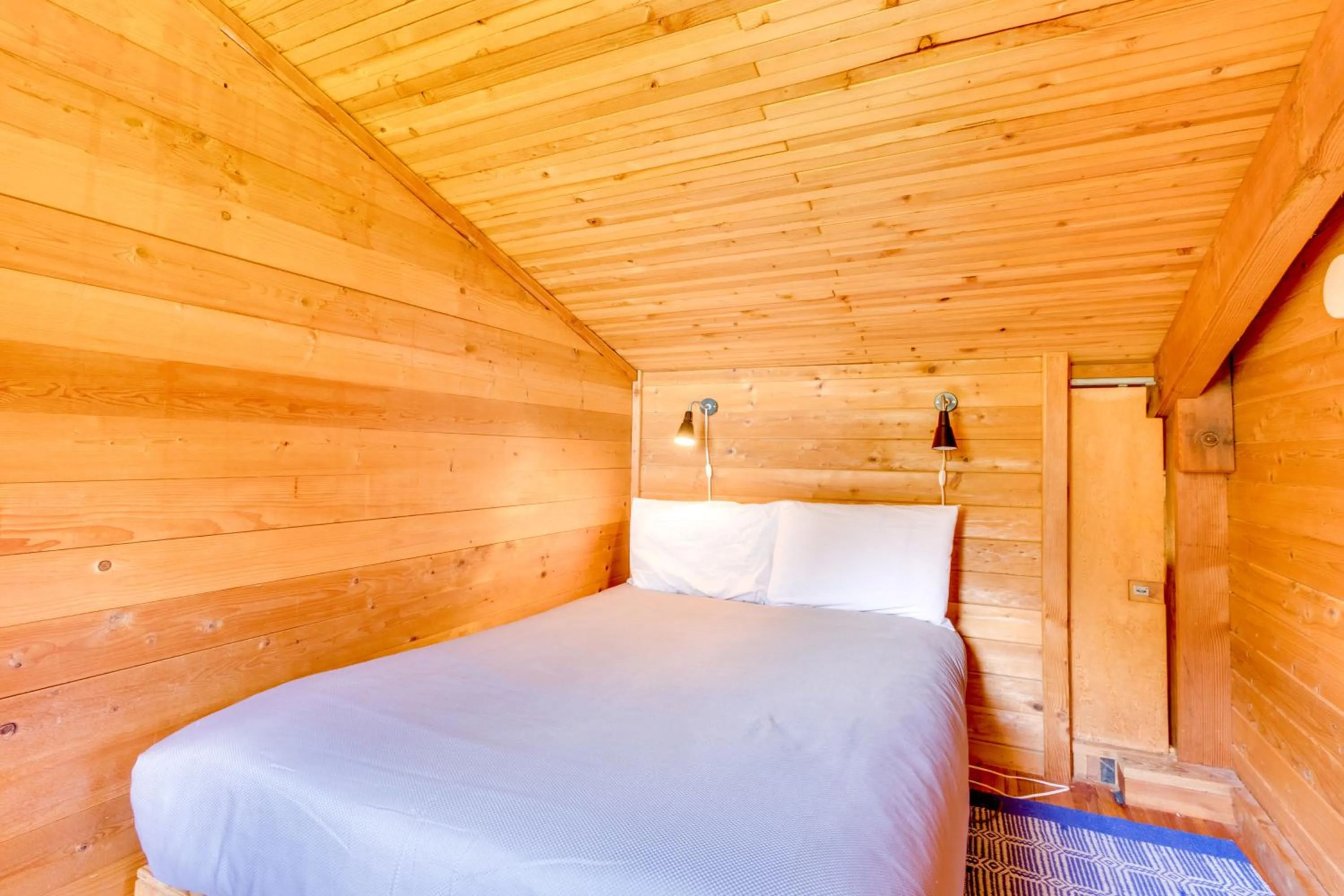 Bed in Escape to Oceanside