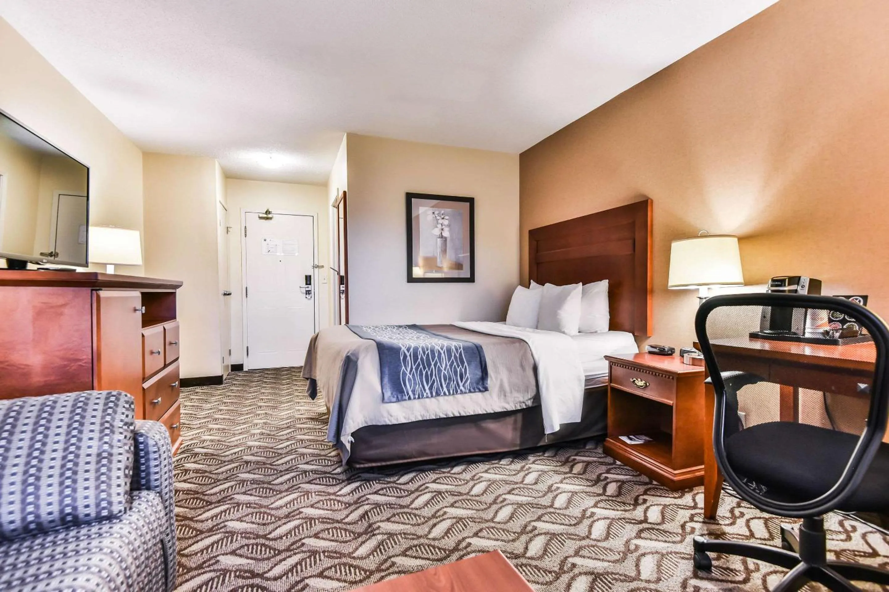 Bedroom, Bed in Comfort Inn & Suites Ambassador Bridge