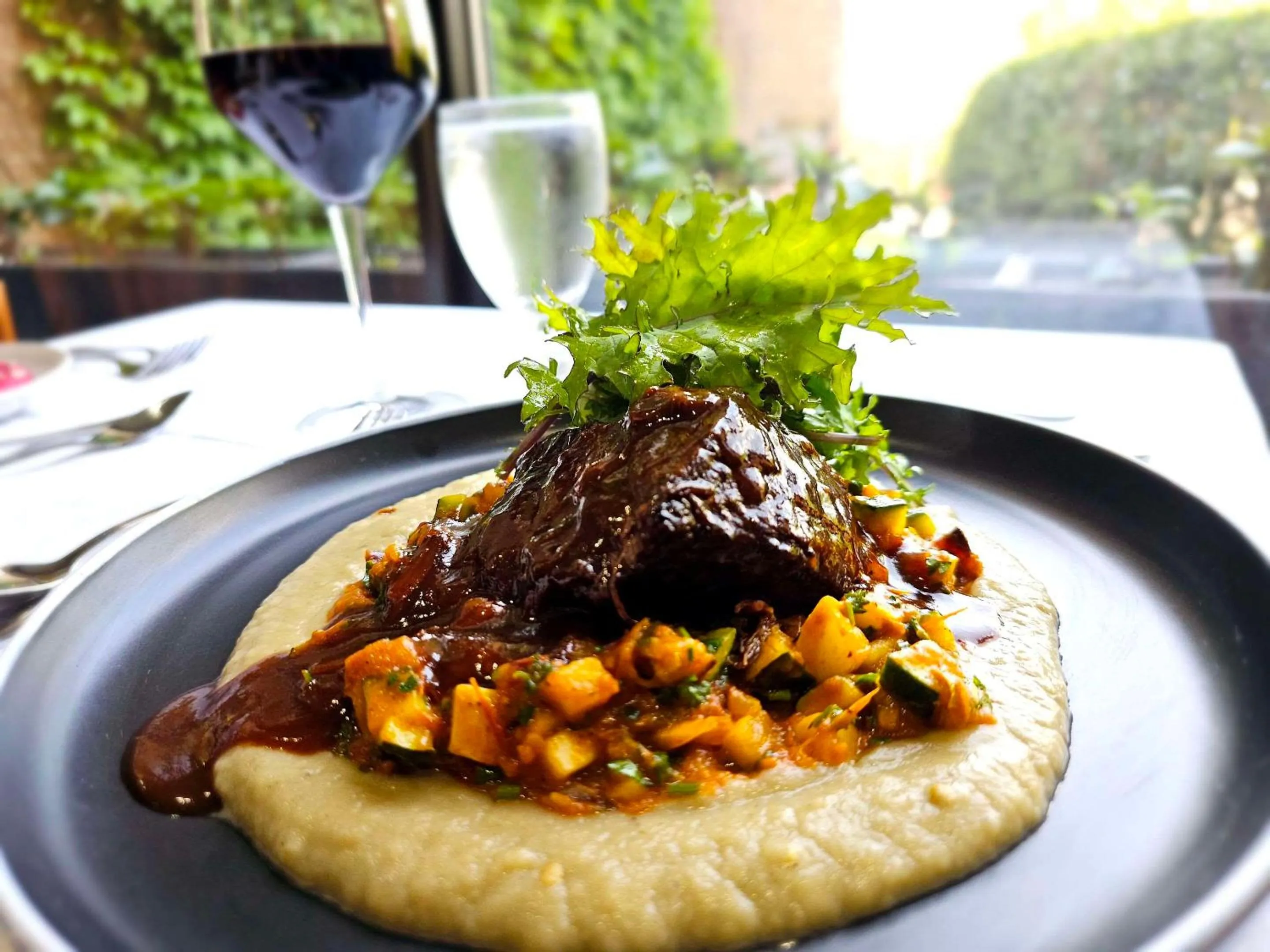 Restaurant/places to eat in Hotel Le Victorin, an Ascend Hotel Collection Member