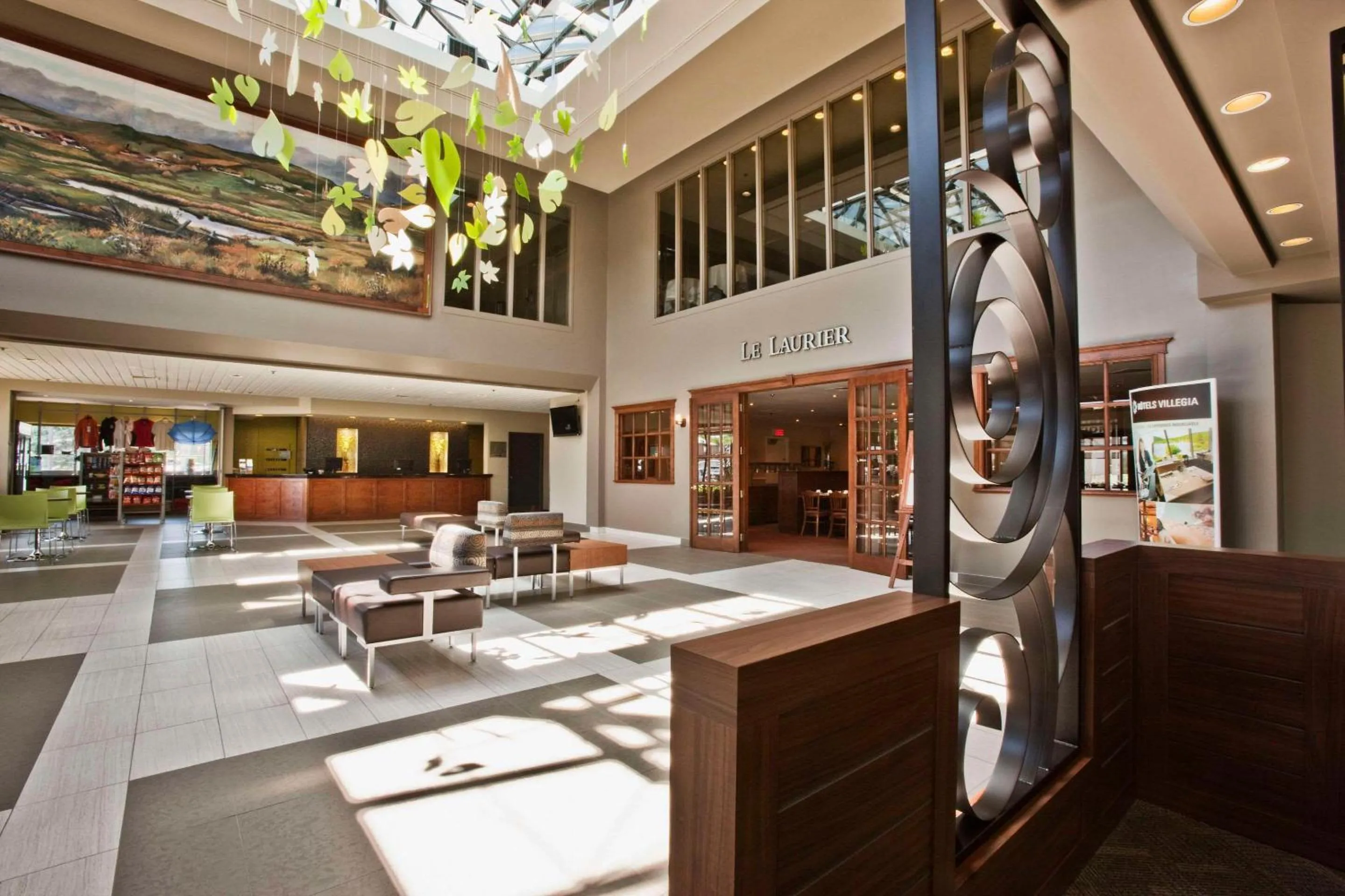 Lobby or reception in Hotel Le Victorin, an Ascend Hotel Collection Member