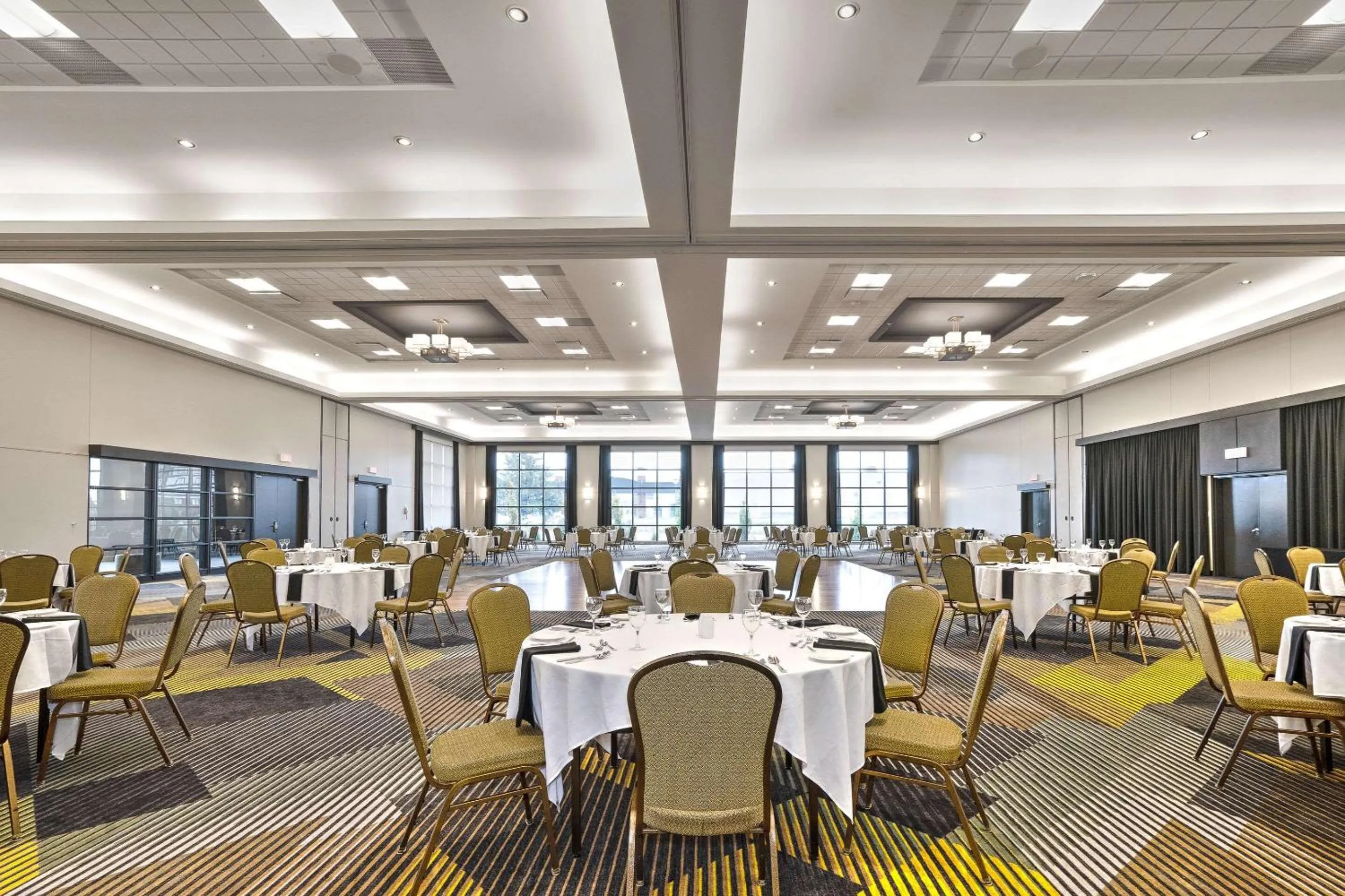 Meeting/conference room in Hotel Le Victorin, an Ascend Hotel Collection Member