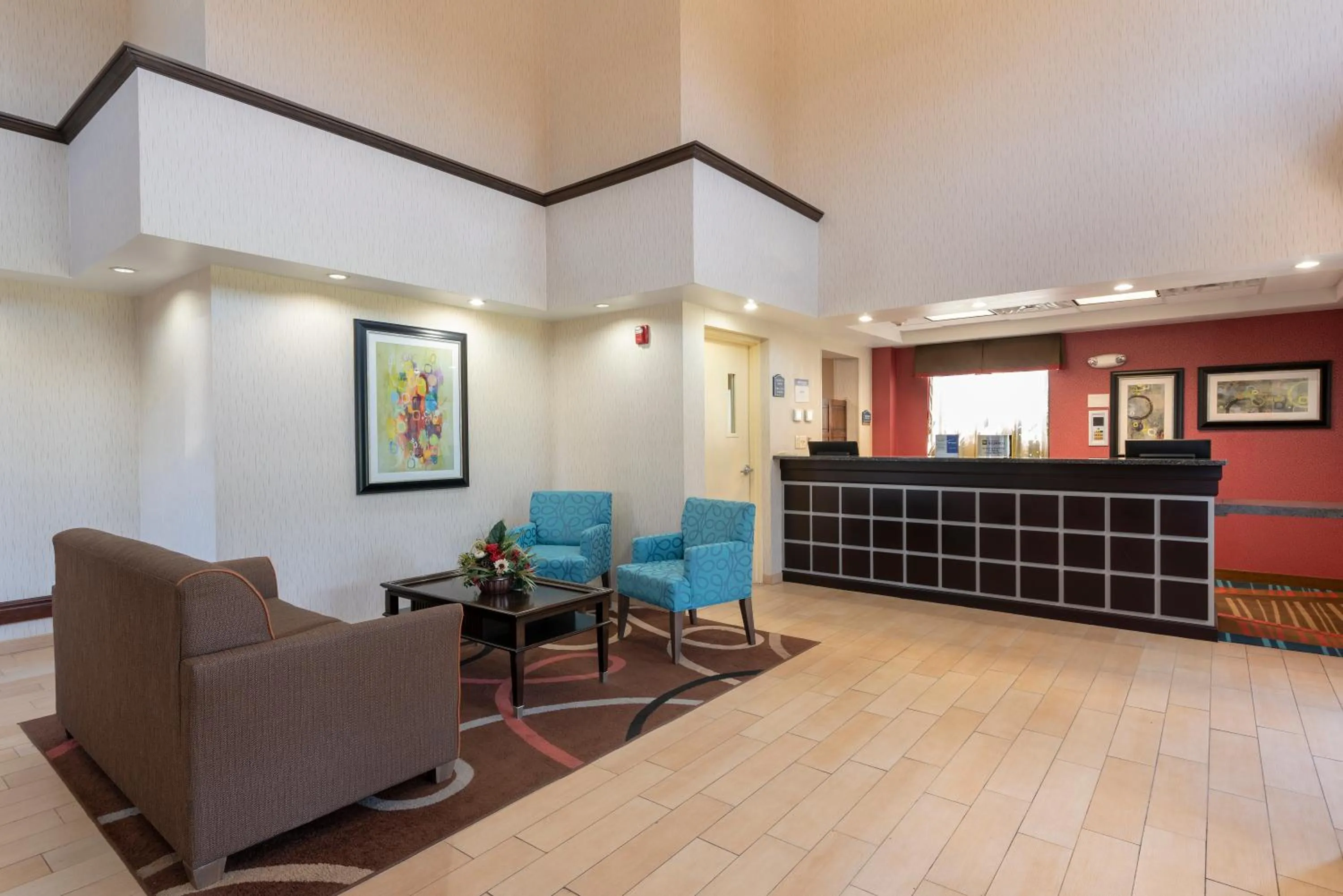 Lobby or reception in Best Western Dutch Valley Inn