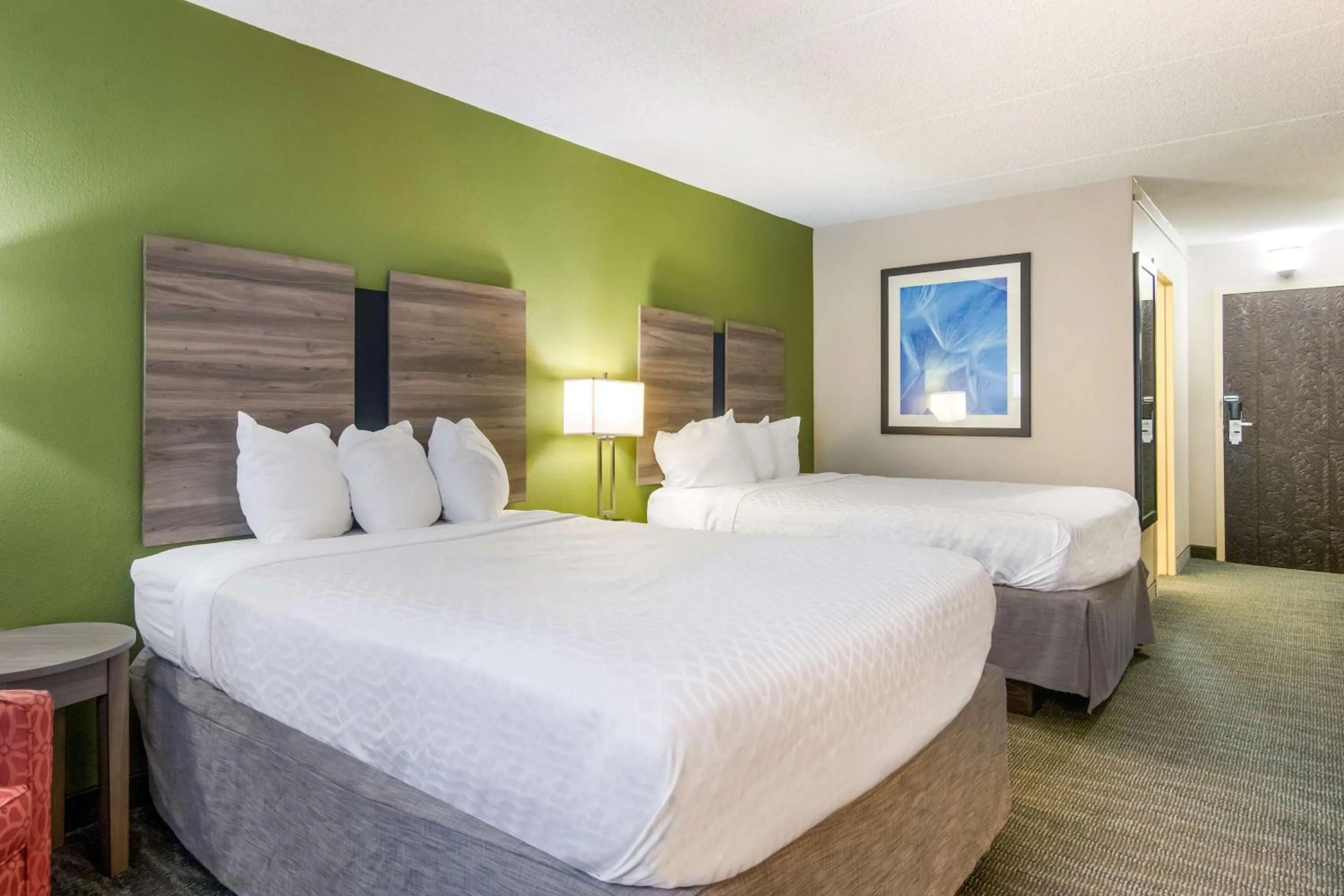 Bedroom, Bed in Best Western Dutch Valley Inn