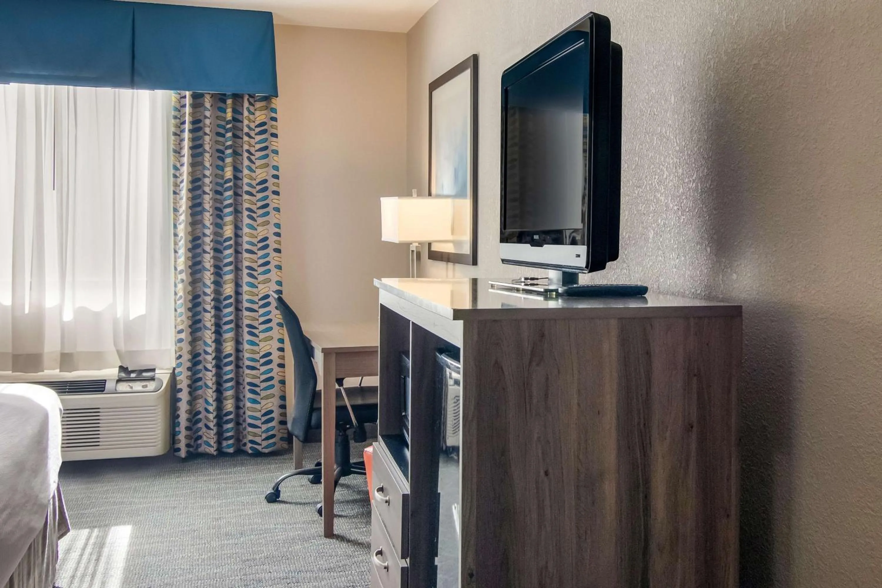 Bedroom, Bed in Best Western Dutch Valley Inn