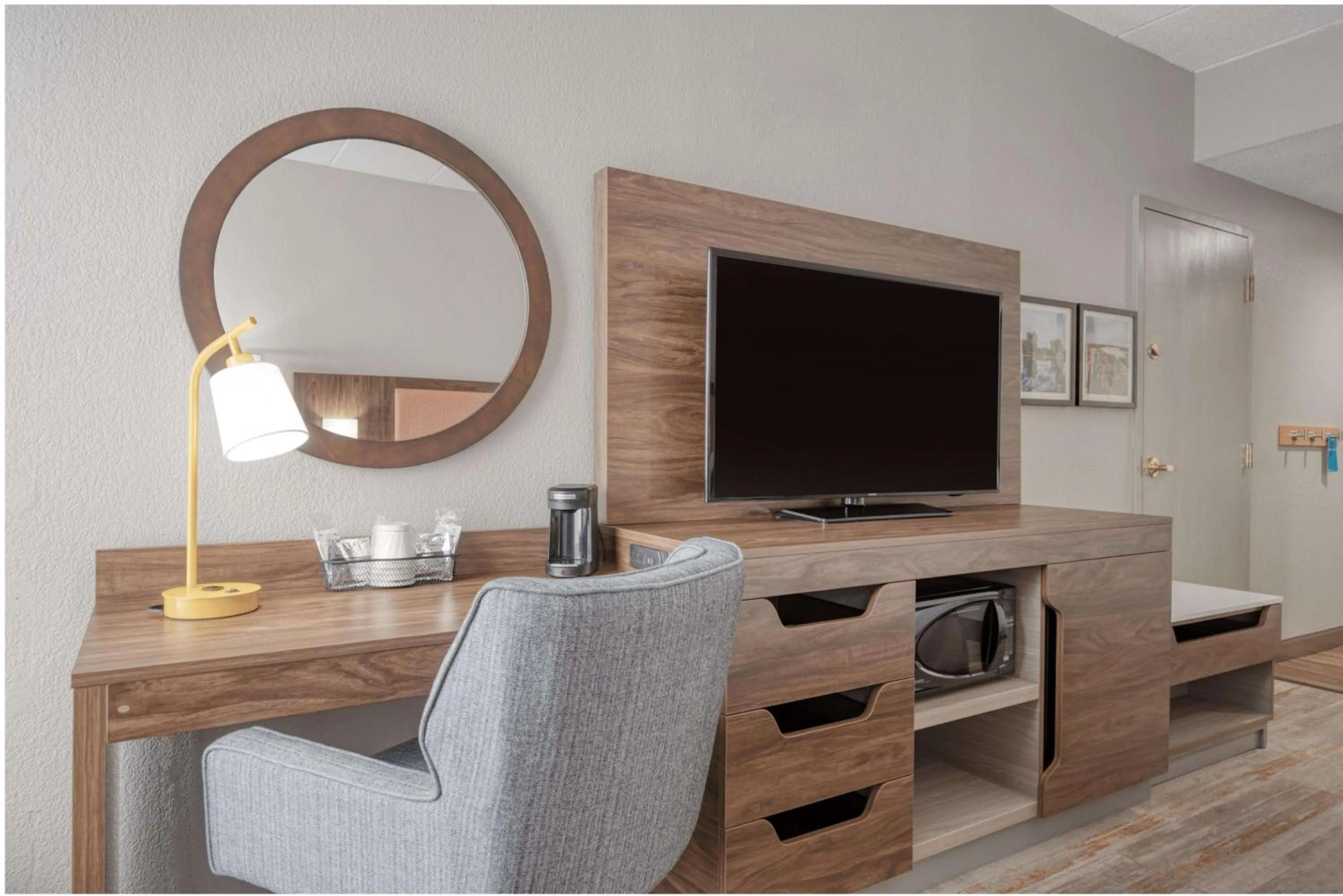 Bedroom in Hampton Inn by Hilton Washington Court House