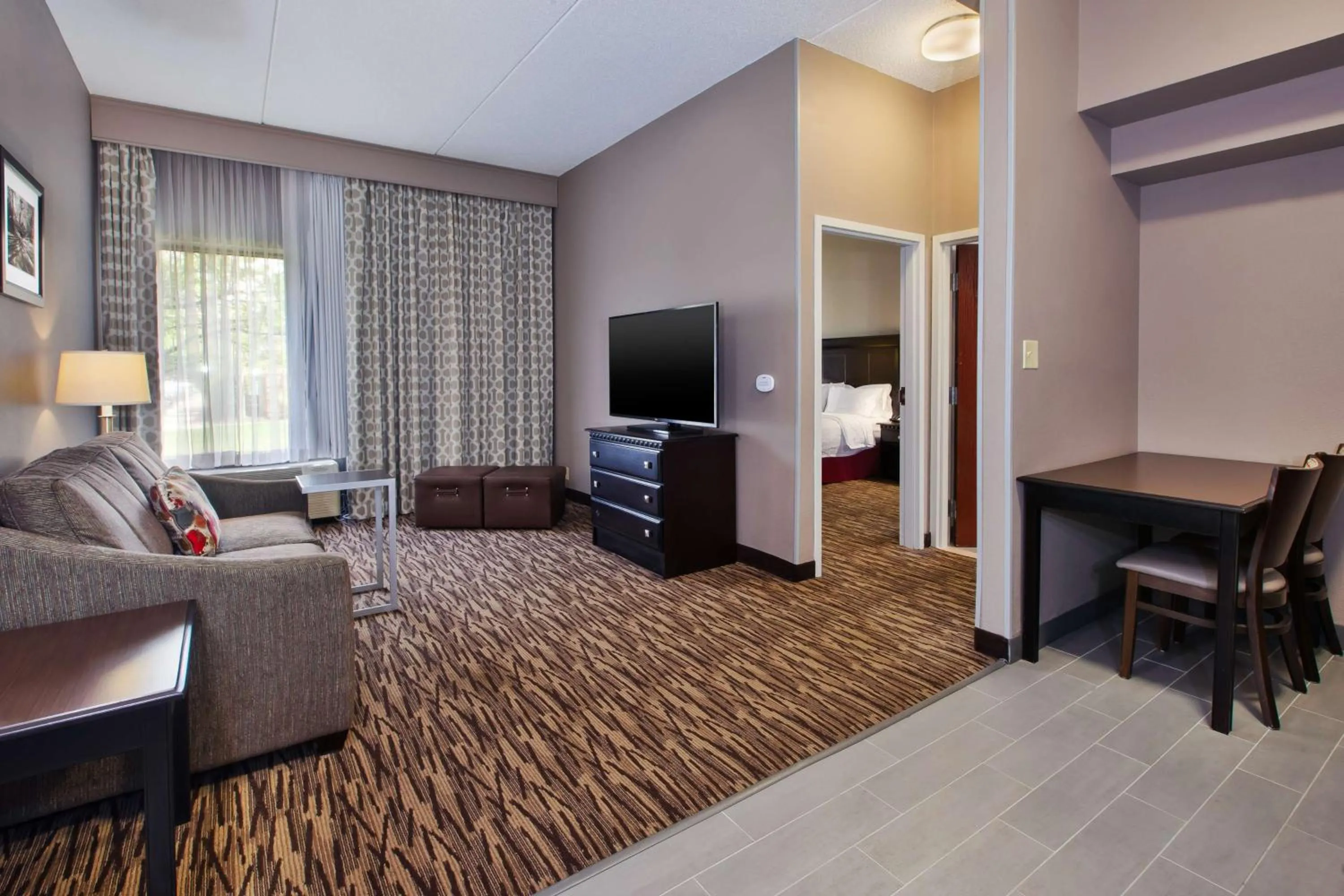Living room in Hampton Inn & Suites Cleveland-Airport/Middleburg Heights