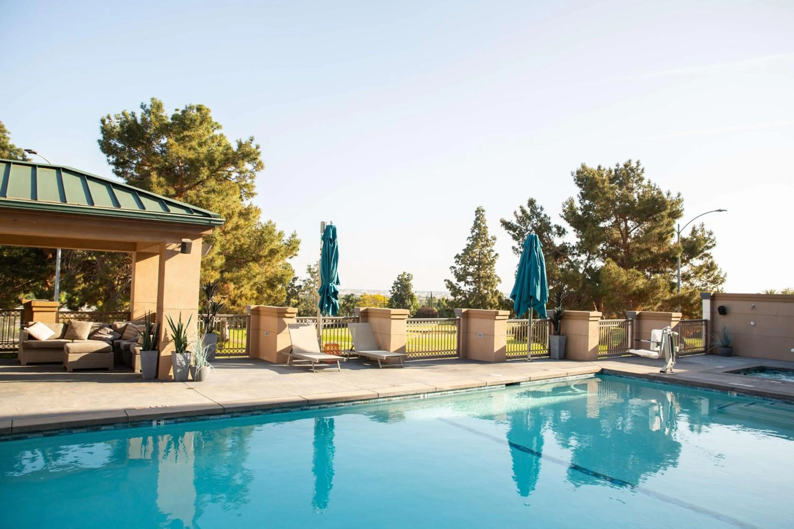 Pool view in Hilton Garden Inn Montebello / Los Angeles