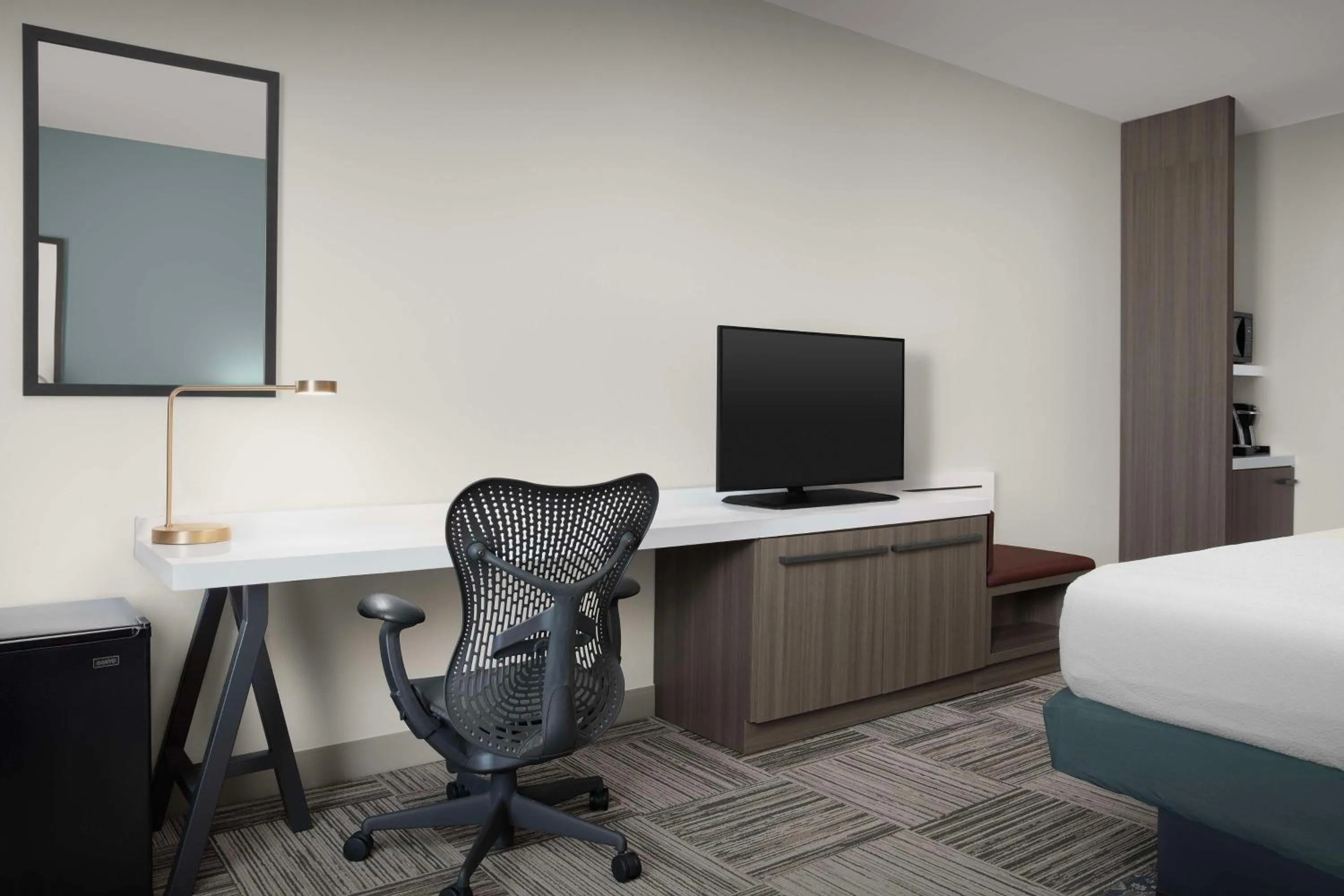 Bedroom, Bed in Hilton Garden Inn Granbury