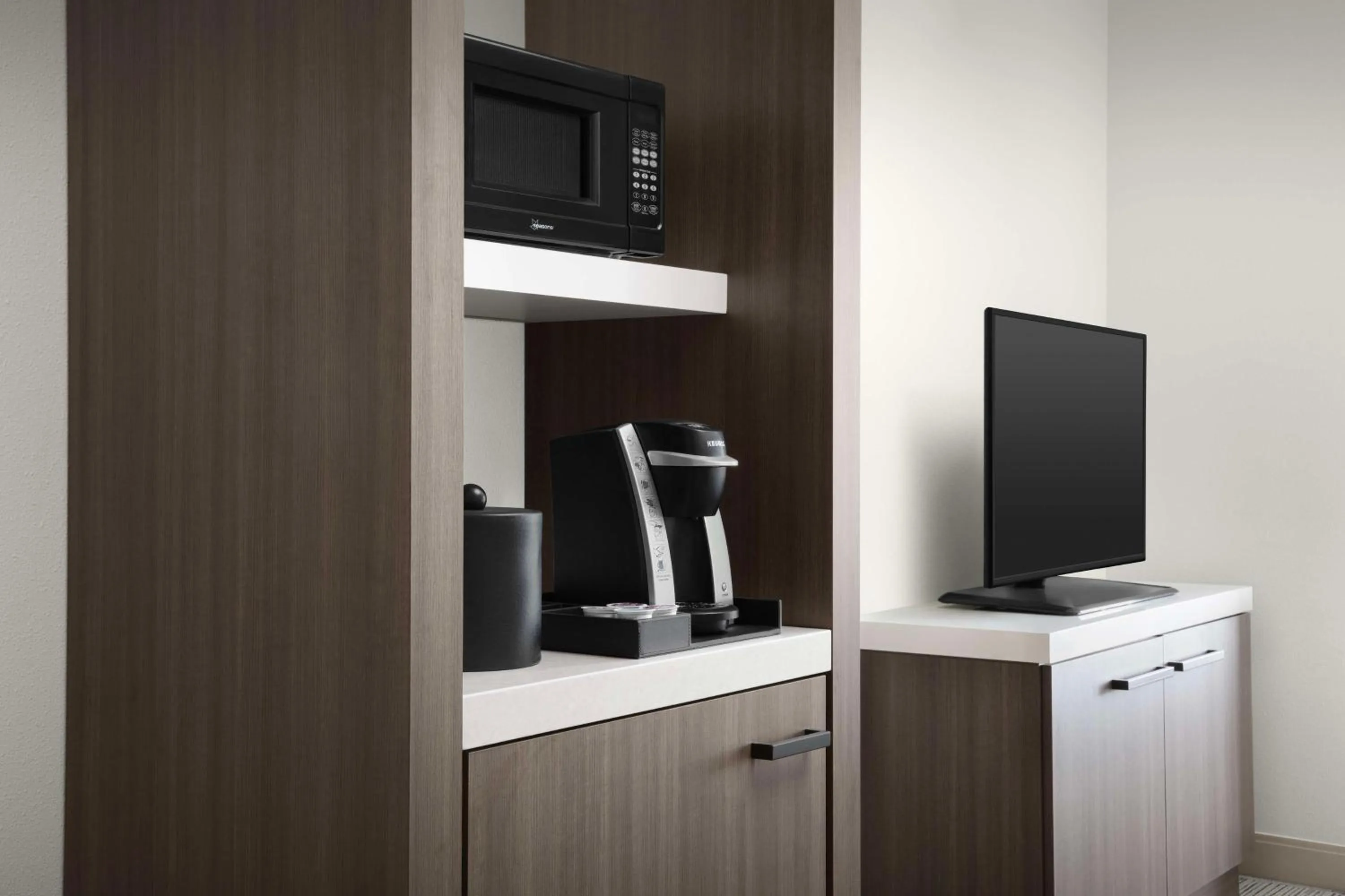 Photo of the whole room in Hilton Garden Inn Granbury