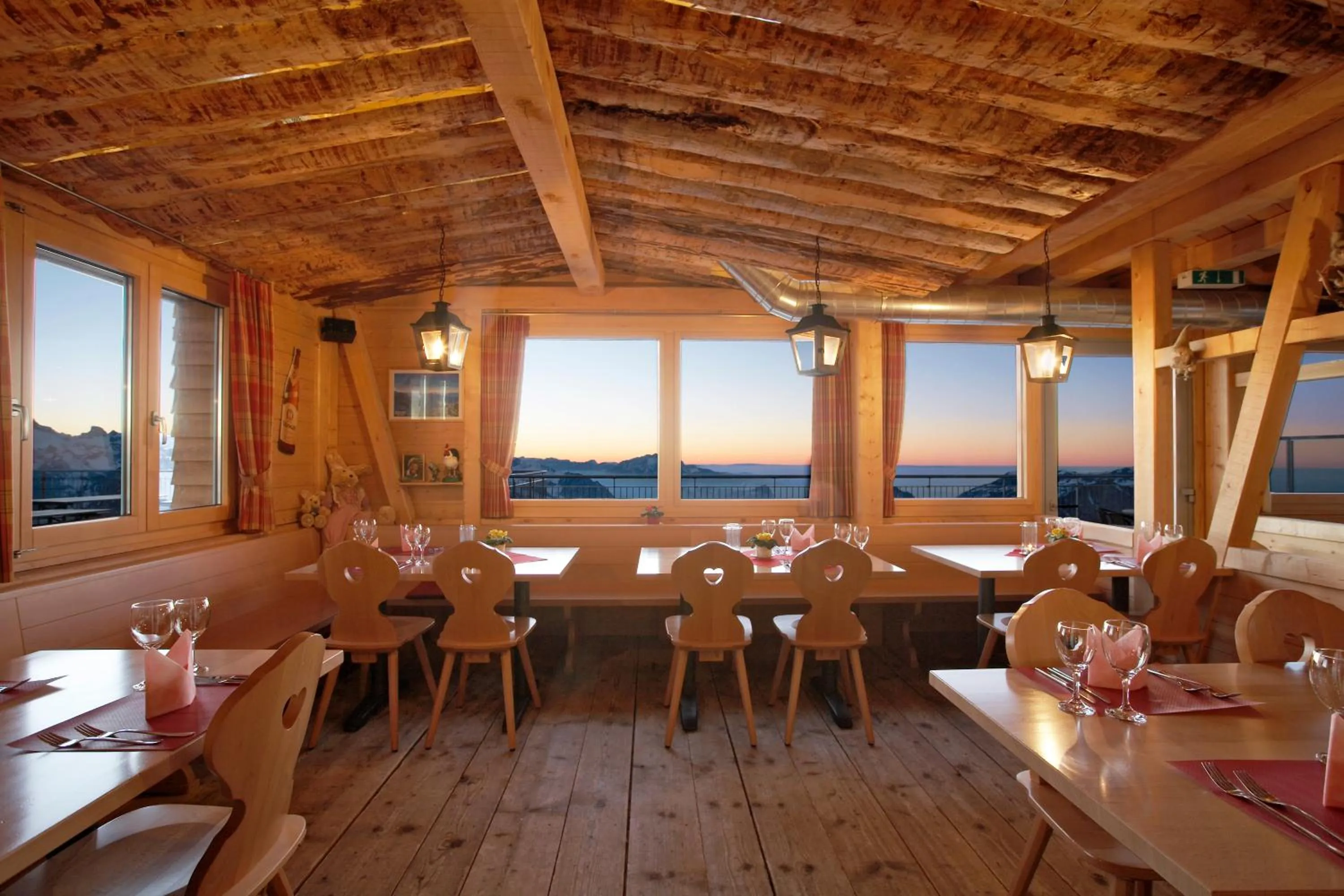 Restaurant/places to eat in Fronalpstock Hotel & Restaurant