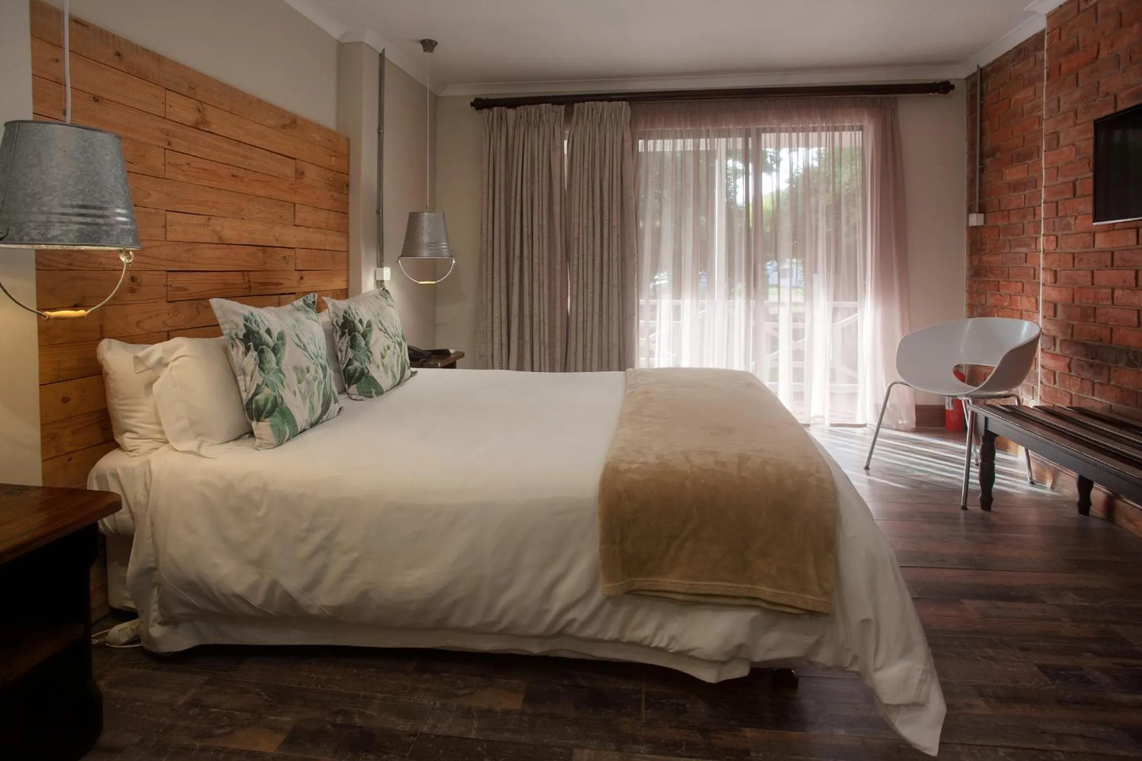 Bed in Tsitsikamma Village Inn