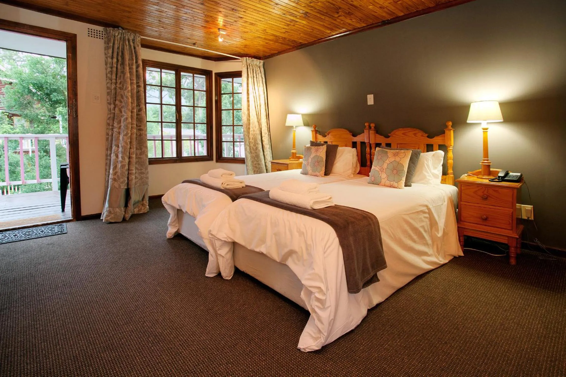 Coffee/tea facilities, Bed in Tsitsikamma Village Inn