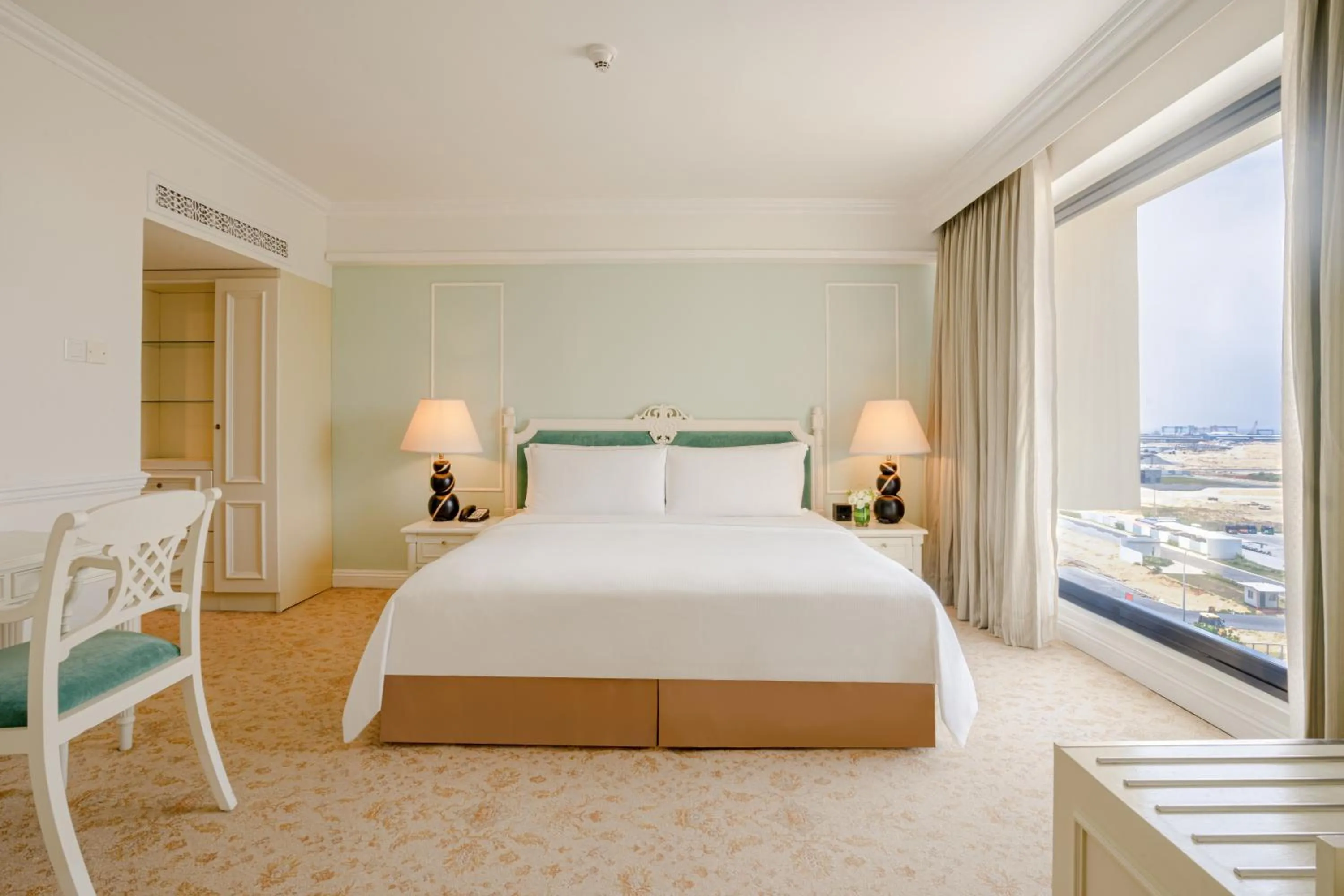 Bed in The Kingsbury Colombo