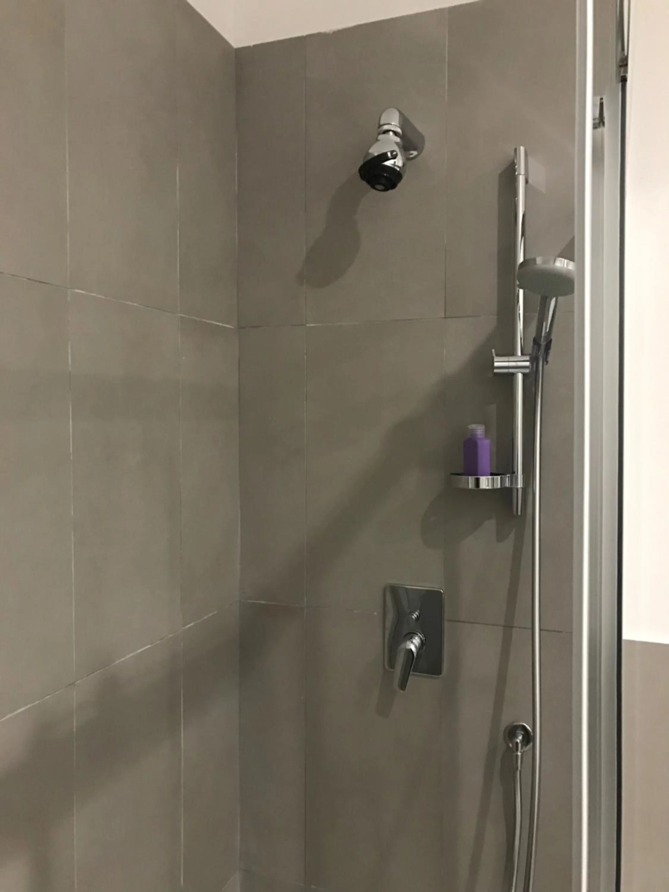 Shower in "Panoramic Terrazza - Napoli"