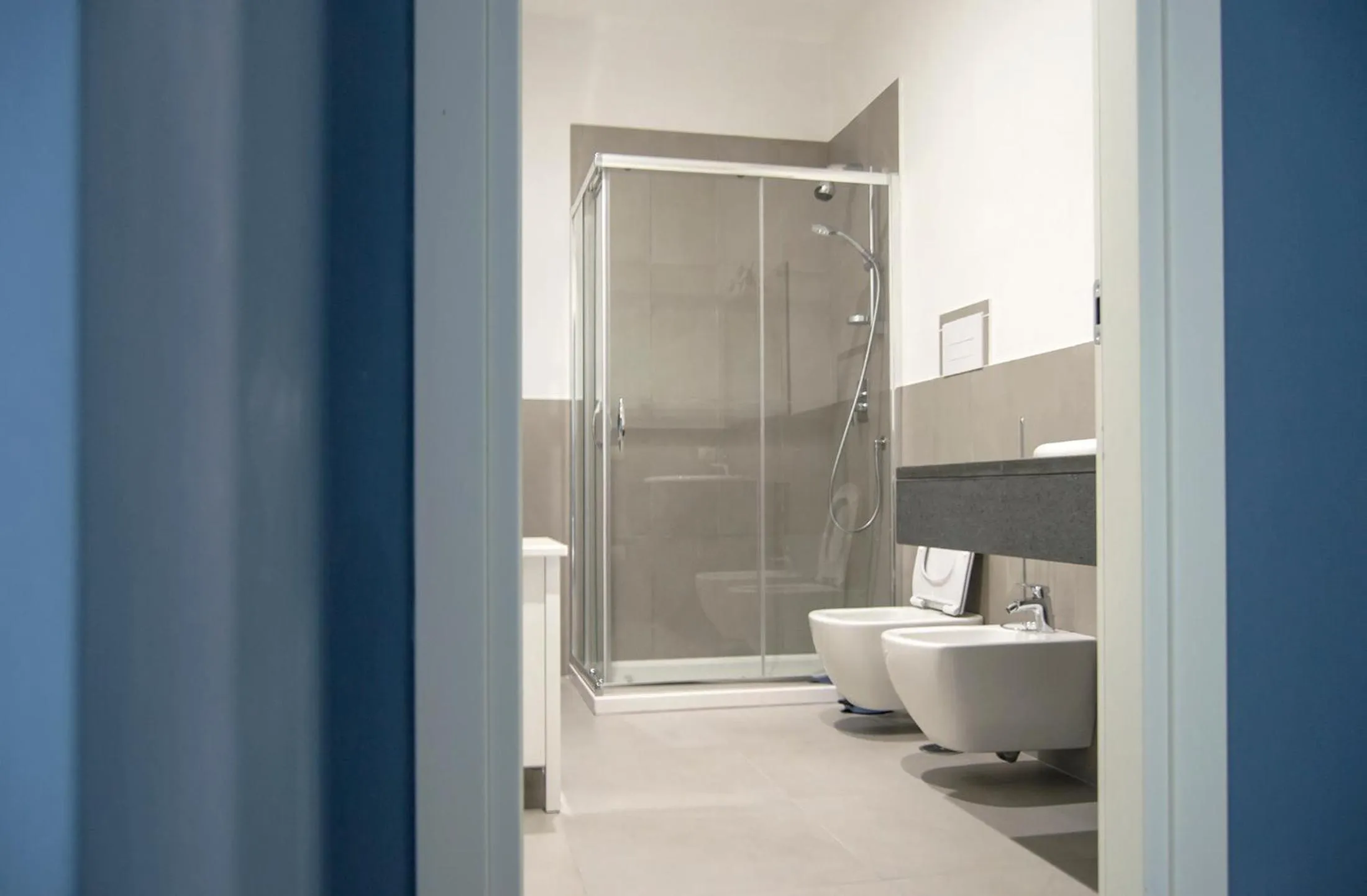 Bathroom in "Panoramic Terrazza - Napoli"