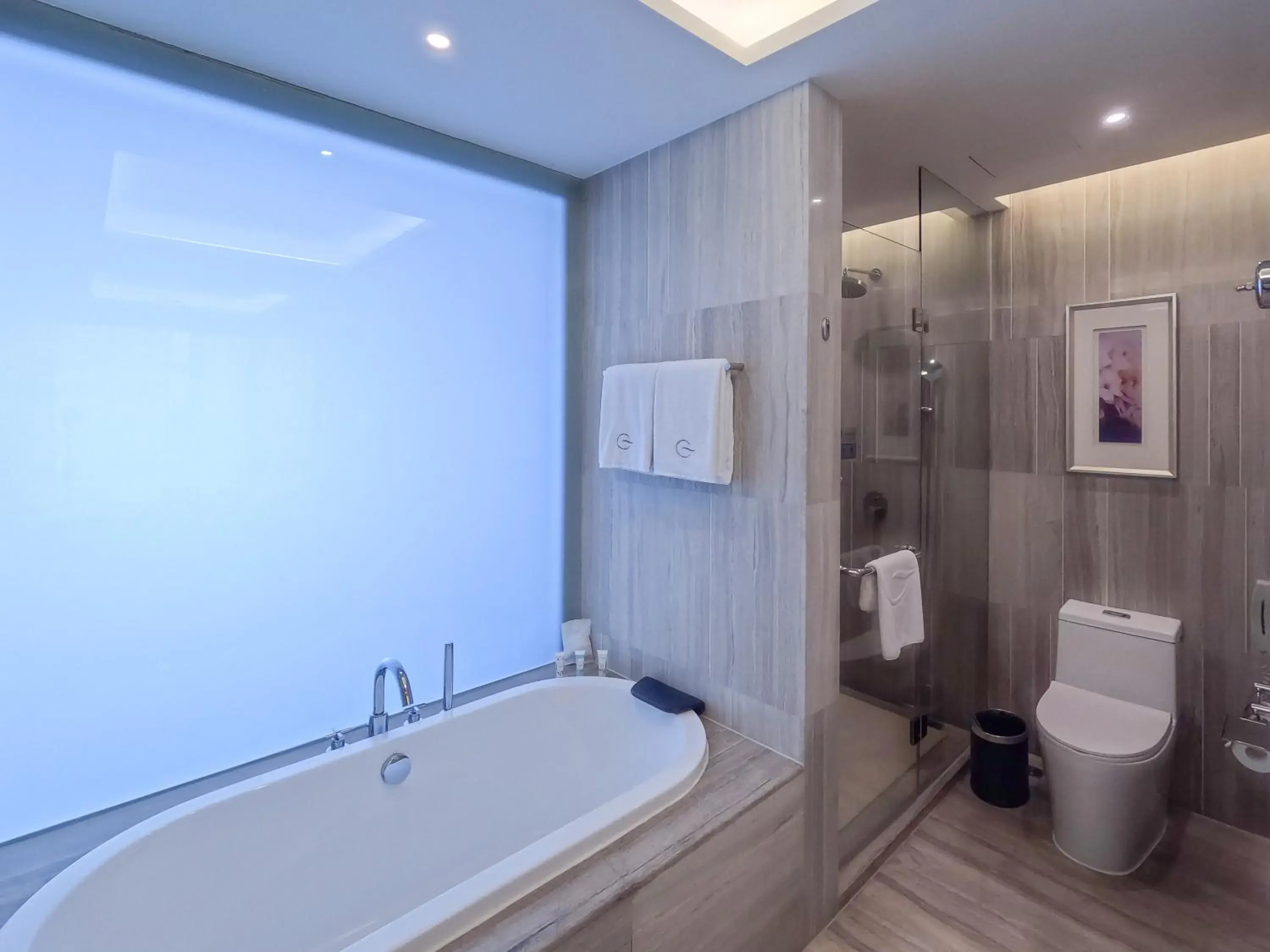 Deluxe Double Room with Bath in Grand Skylight International Hotel Nanchang Ganjiang North Road Deluxe Double Room with Bath in Grand Skylight International Hotel Nanchang Ganjiang North Road