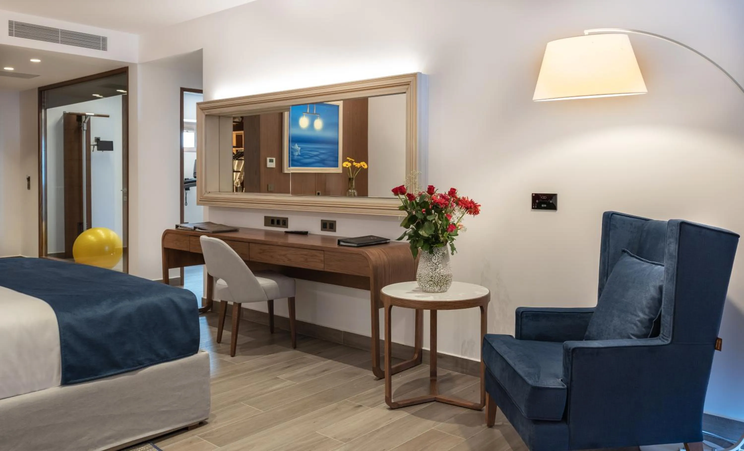 Photo of the whole room, Bed in Nana Princess Suites Villas & Spa