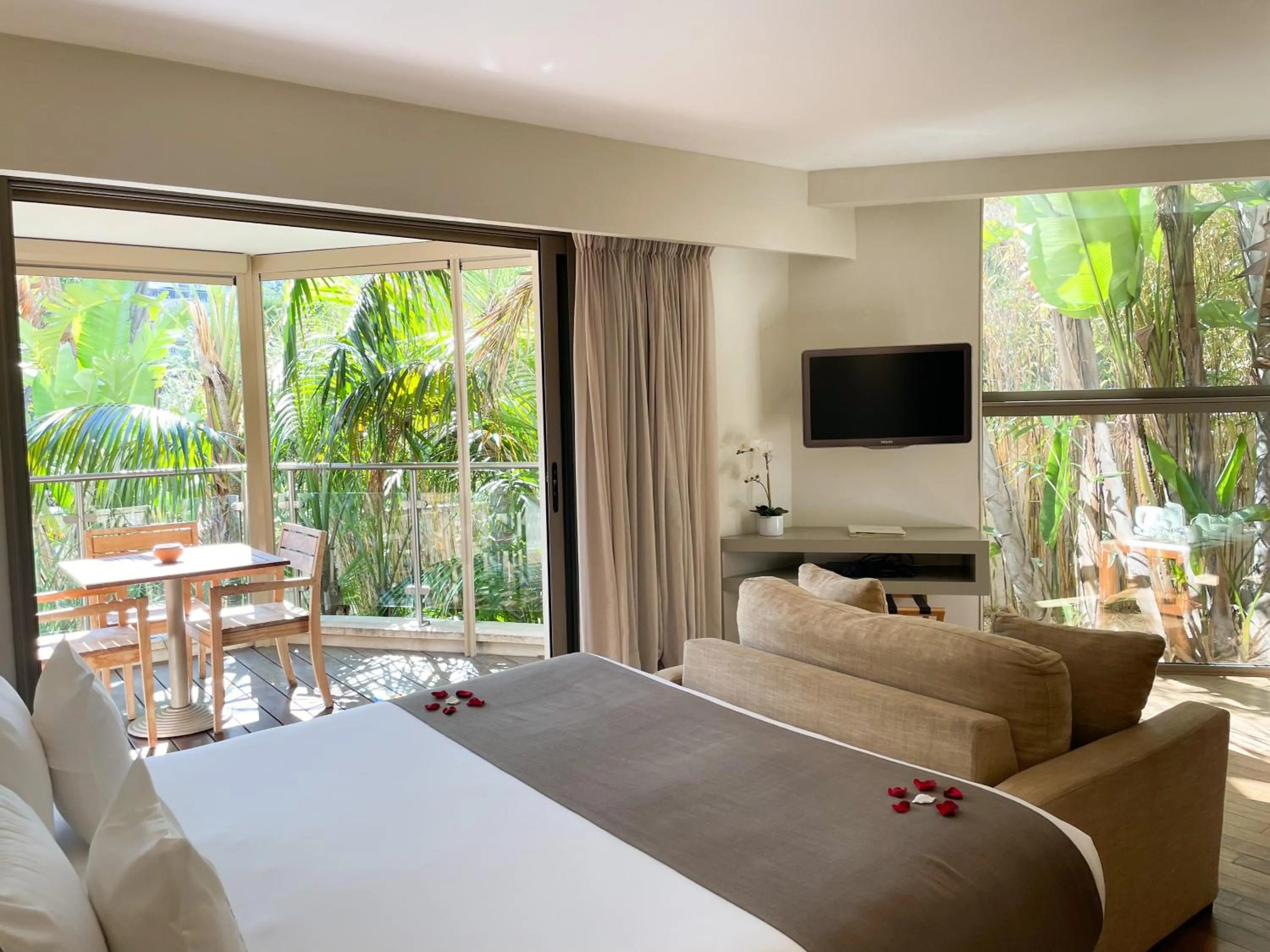 View (from property/room), Bed in Cannes Villa St Barth