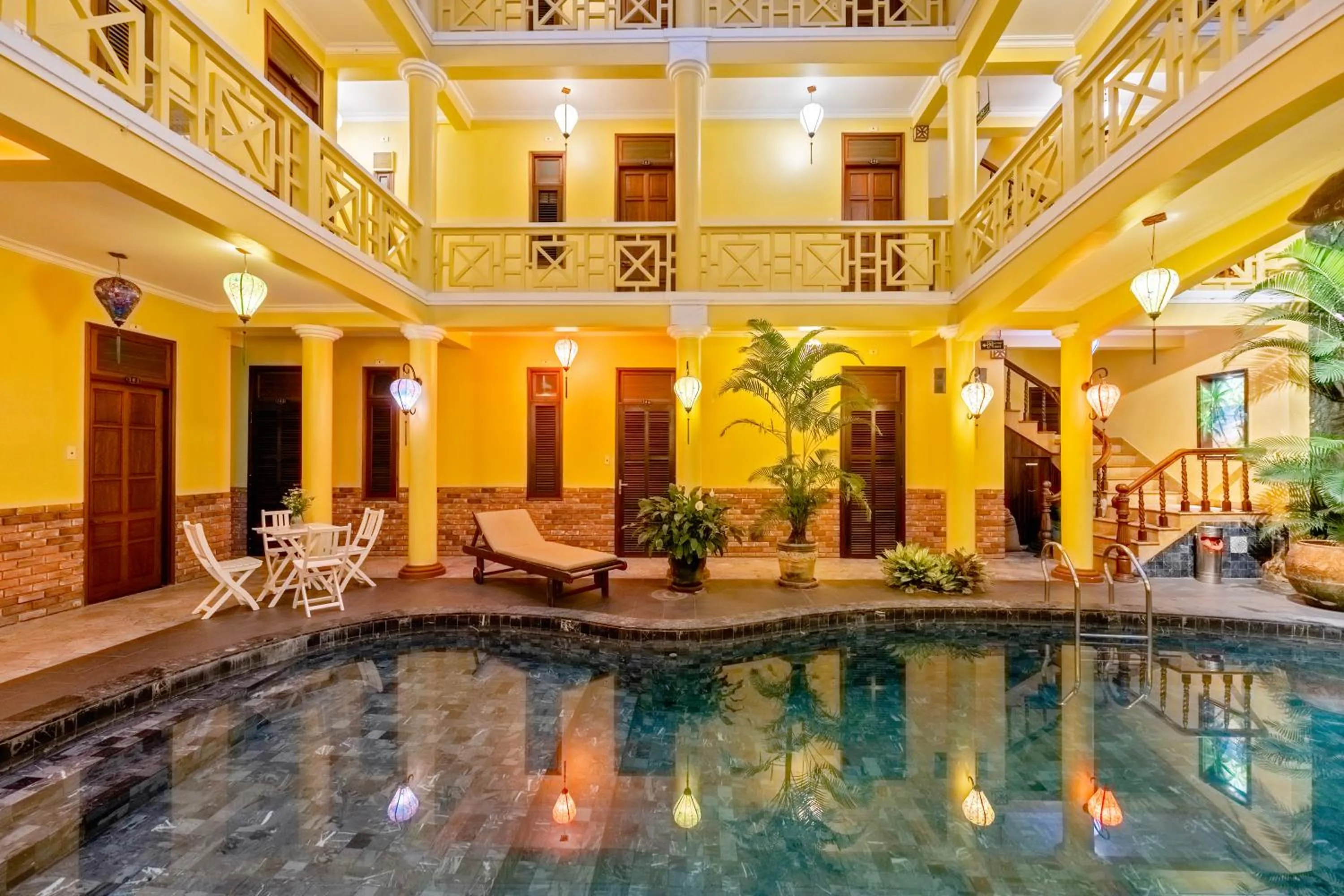 Pool view in Thanh Van 1 Hotel