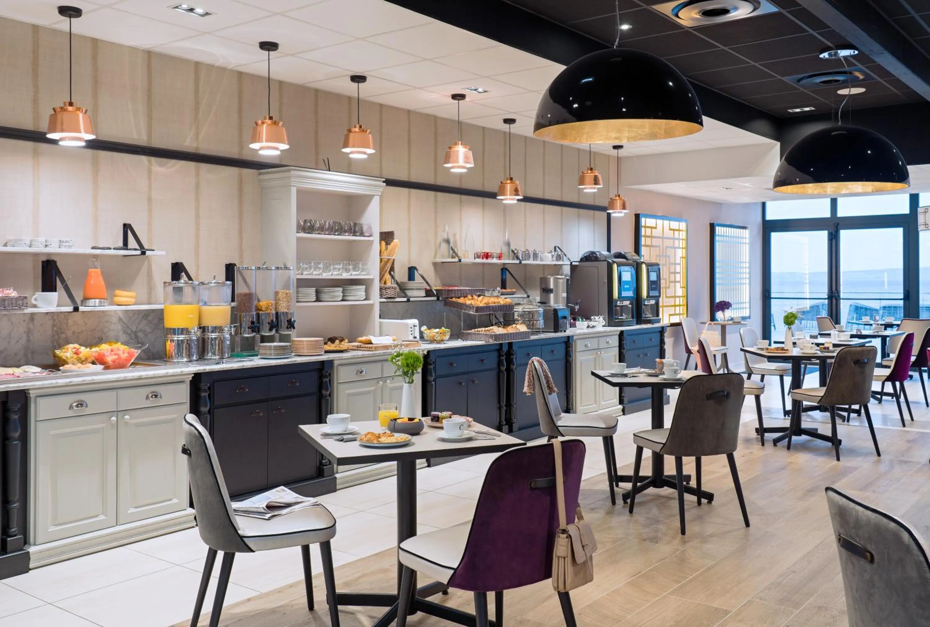 Restaurant/places to eat in Hôtel L'Escale Marine Valdys Resort & SPA