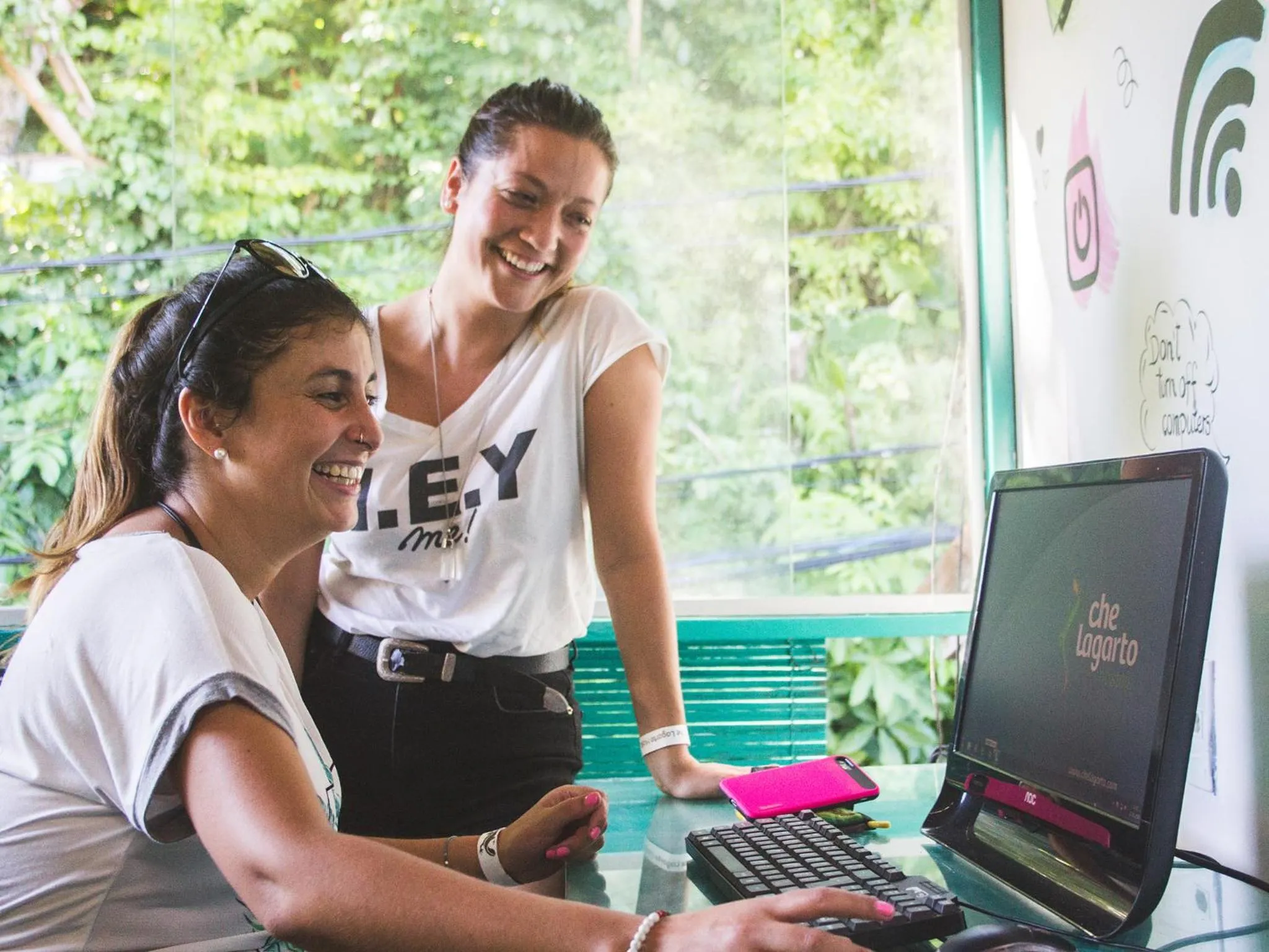 Business facilities in Che Lagarto Hostel Morro De São Paulo