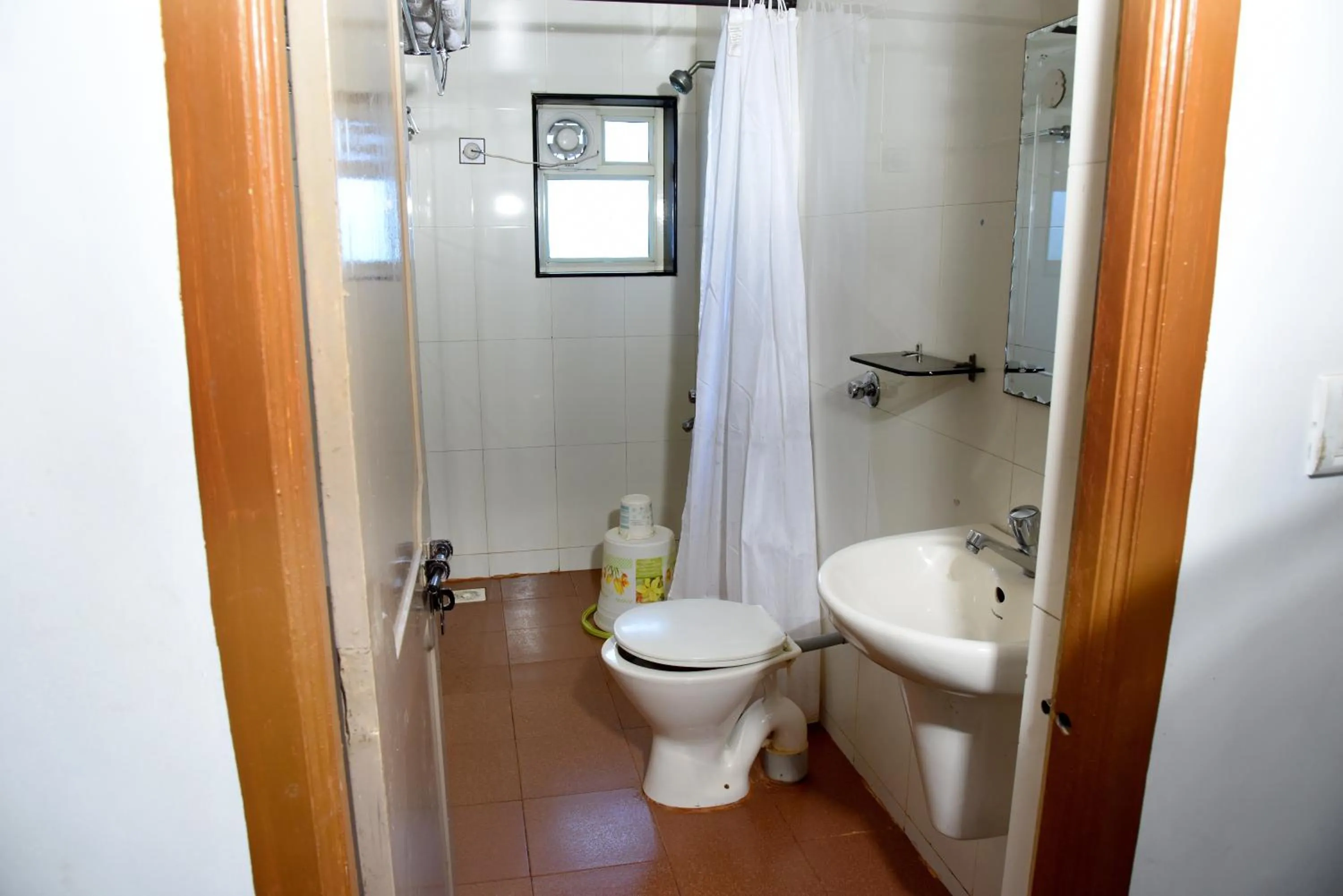 Bathroom in Hotel Sharada International