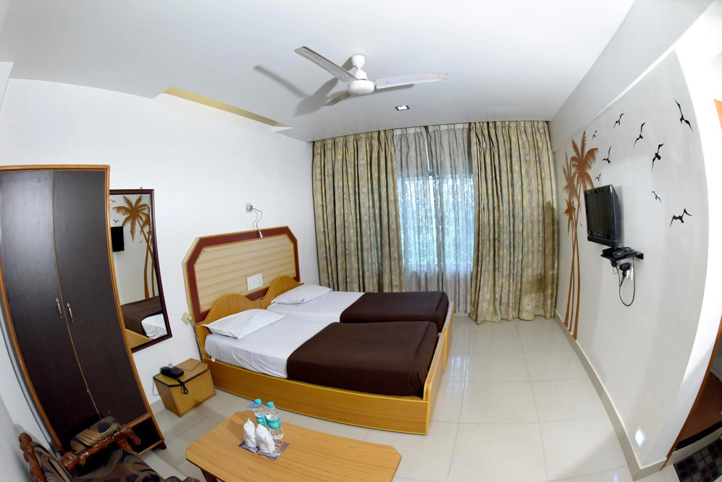 Bedroom, Bed in Hotel Sharada International